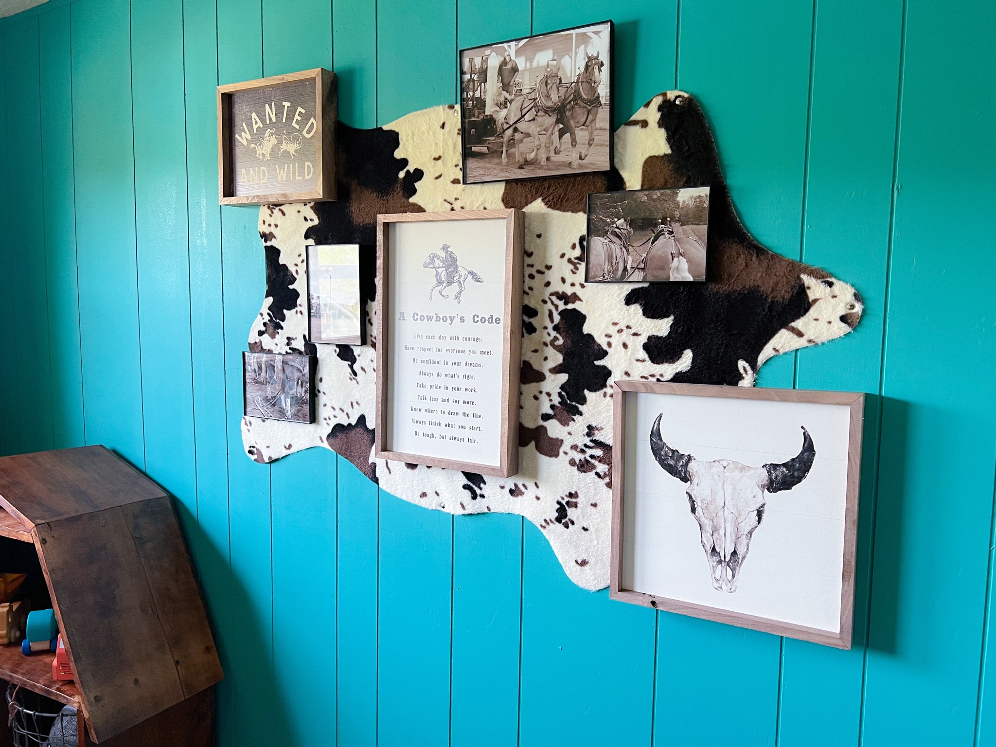 My FAV part of my son’s room makeover! 

Western Cowboy theme ⚡️🤠🖤 

Toddler bedroom makeover 🤩😍 My FAV part of my sons “big” boy room! 

#western #westerntoddler #horsepulling #horsepower #pullinghorse  #westernlifestyle #bedroommakeover #cowhide #westernlovers  #westerndecor #fyp #foryou #cowhiderug #cowhidedecor #cowhide #toddlerroom #boymom #westernmom #cowboycode #turquoise #toddlerroommakeover 


#LTKhome #LTKfamily #LTKU
