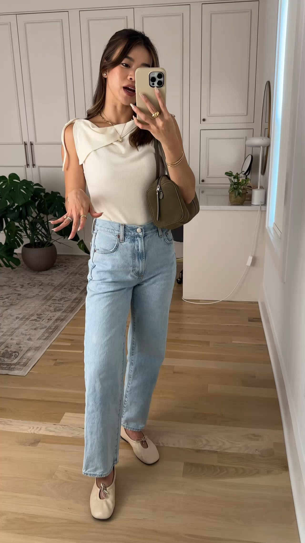 The perfect light wash jeans from @Aritzia. I love how they fit on me!

Sizing info:
Reformation Emma Knit Top (Size XS in Fior Di Latte)
Aritzia Denim Forum The Farrah Hi-Rise Wide Ankle Jean (Size 24 in Vintage Light Blue)

Petite style, petite fashion, mom outfit, mom style, petite pants, petite outfit ideas, petite outfits, best pants for petite, petite denim, spring style, spring outfits, beach outfits, vacation outfits, summer outfits, Summer style, summer trends, shopbop, shopbop order, petite summer clothes, petite friendly outfits, blue jeans, summer jeans,

#LTKootd #LTKSeasonal #LTKPetite