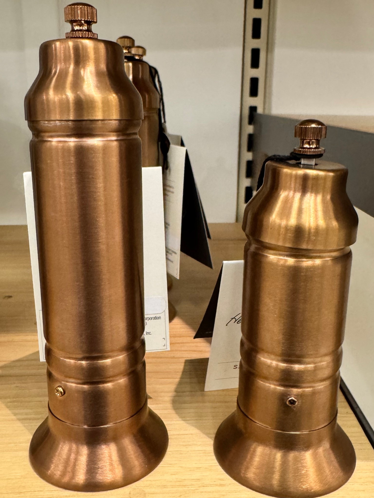 I’m obsessed with these salt and pepper mills. They look expensive af! 

Target
Magnolia home


#LTKHome #LTKParties #LTKFindsUnder50