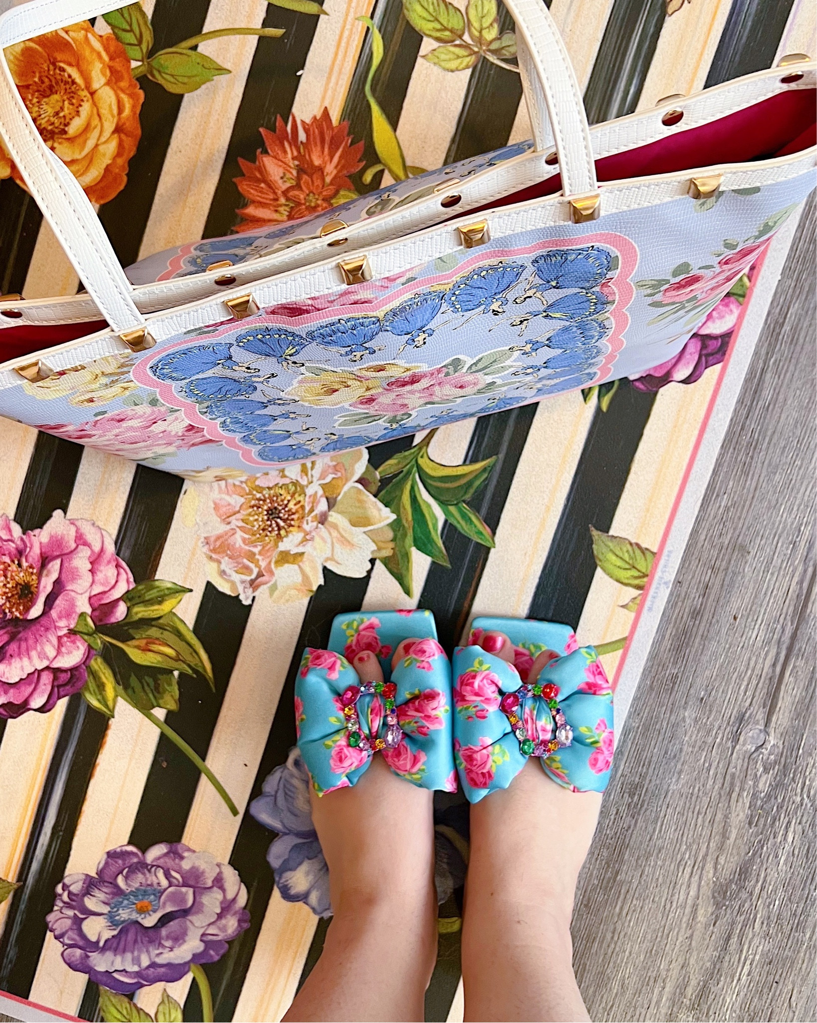 Flat slide sandals with bow, bow sandals, floral print sandals, novelty shoes, kitsch shoes, floral print bag, floral print tote, spring bag, toile print bag, novelty bag 

#LTKSeasonal #LTKunder100 #LTKshoecrush