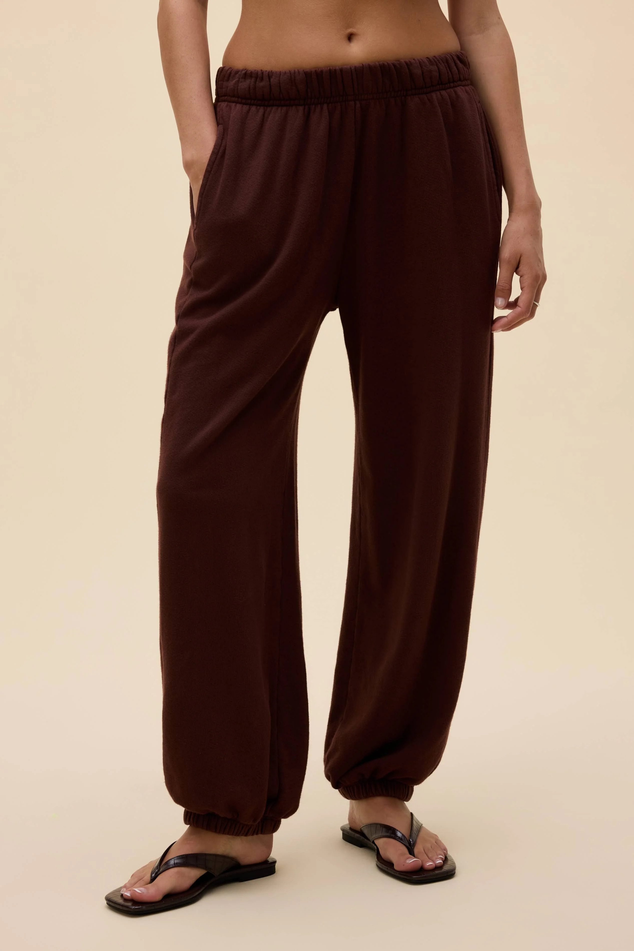 Solid Terry Balloon Sweatpant in Brown | 100% Cotton Sweatpants in Dark Auburn | Daydreamer
