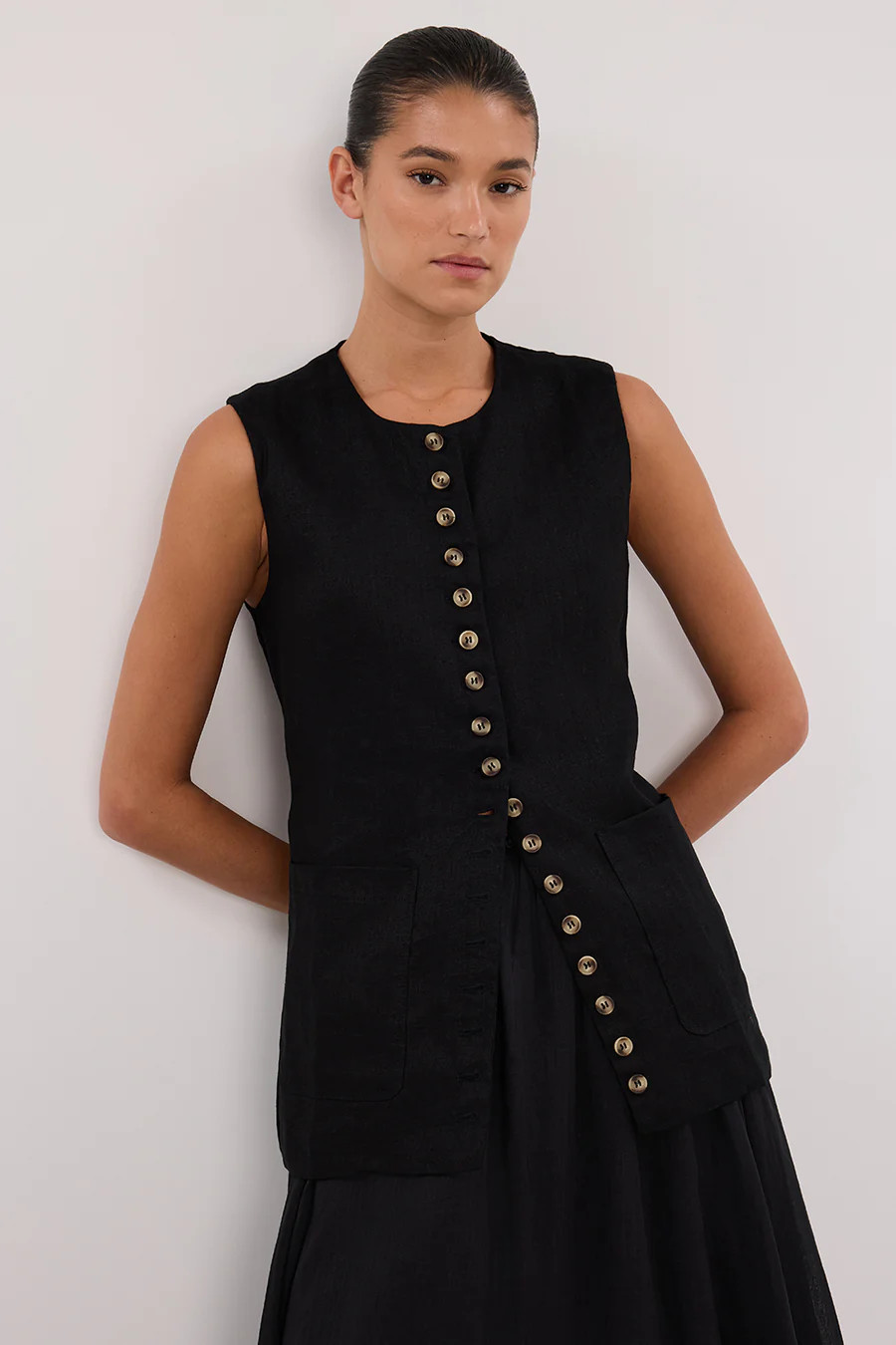 TILLY BLACK LINEN LONGLINE VEST | DISSH