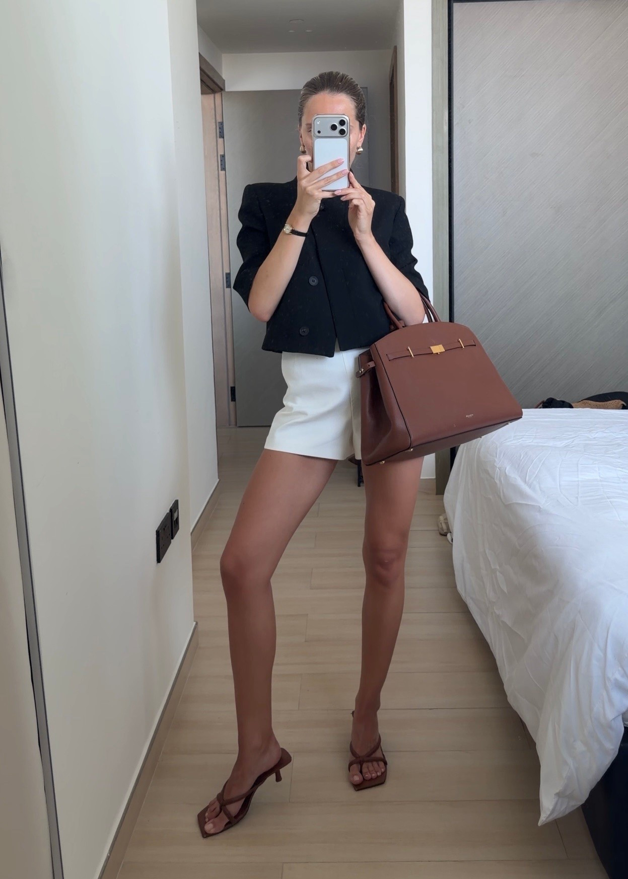 Minimal chic outfit of the day 🫶🏼 I’m wearing size S in both blazer and shorts, my heels are old

#LTKootd
