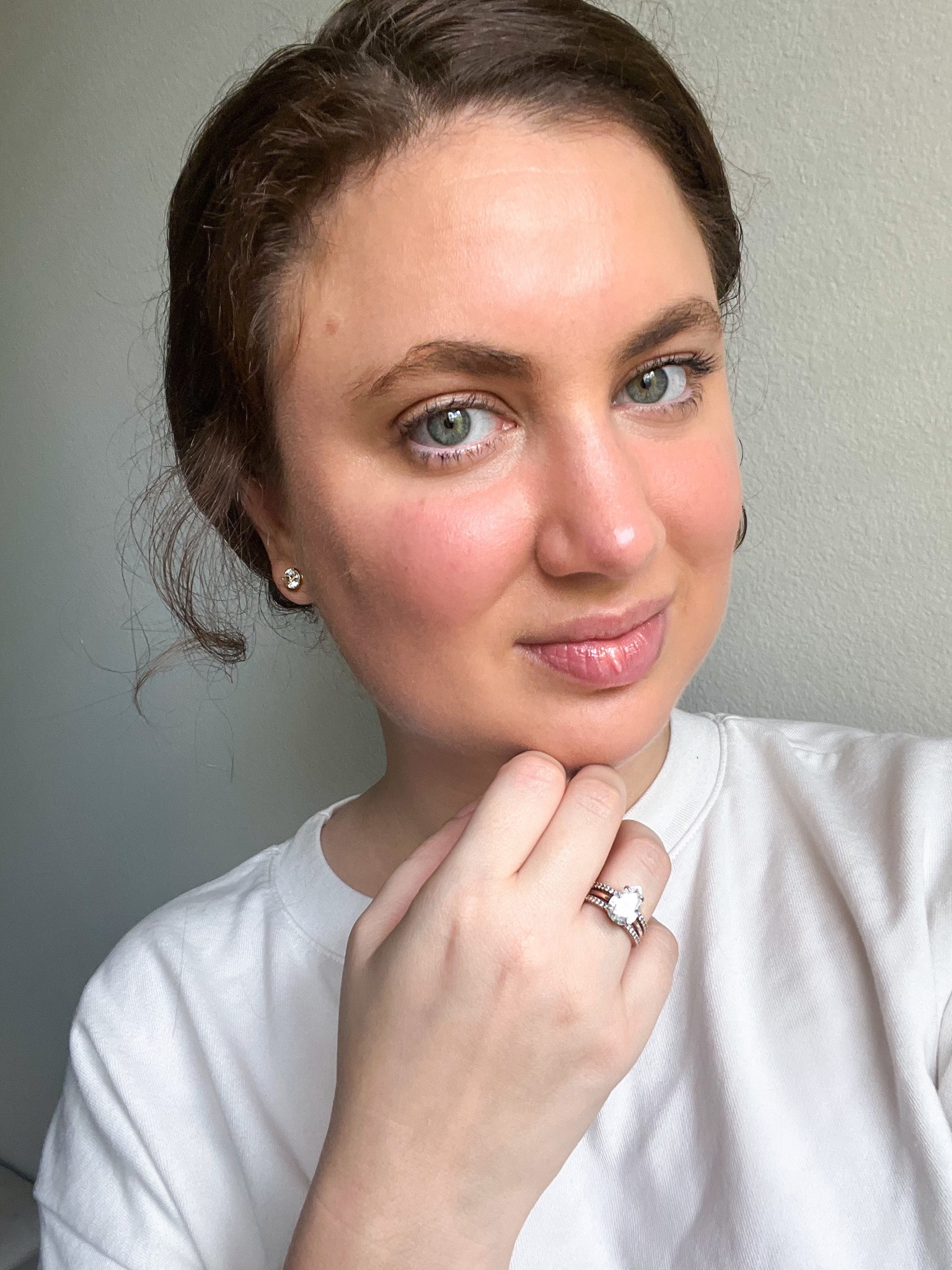 Things that make me happy lately: 
- long showers 
- guilty pleasure reality TV
- low messy buns 
- minimal makeup 

#gifted I love a minimal makeup routine that doesn’t hide my skin, but simply makes it look better. I tried the @merit “The Minimalist” stick which is a foundation and concealer in one for a really easy application. Even though I work remotely, it helps me to look more put together on those zoom calls all day long and client presentations #marketingagencylife 💻 

This best-seller has been re-designed to include 1.7x more product for the same price so you can continue to love it. To shop click the link in my bio or head to my stories for a direct link. 
#merit #meritminimalist 



#LTKunder50 #LTKunder100 #LTKbeauty