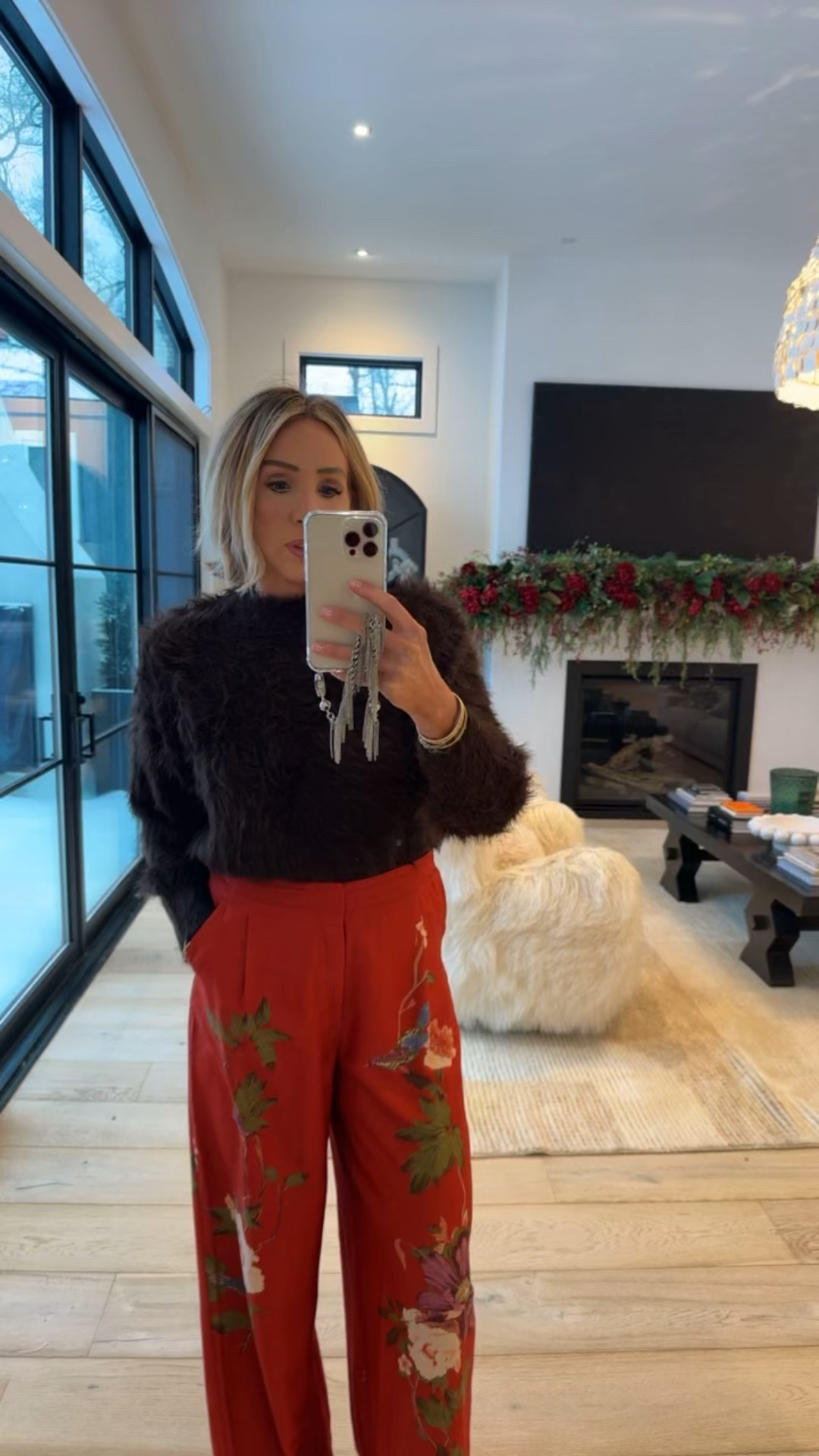 These pants! 😍😍😍 I’m in a medium tall.. but could have done a small tall #anthro #spring 