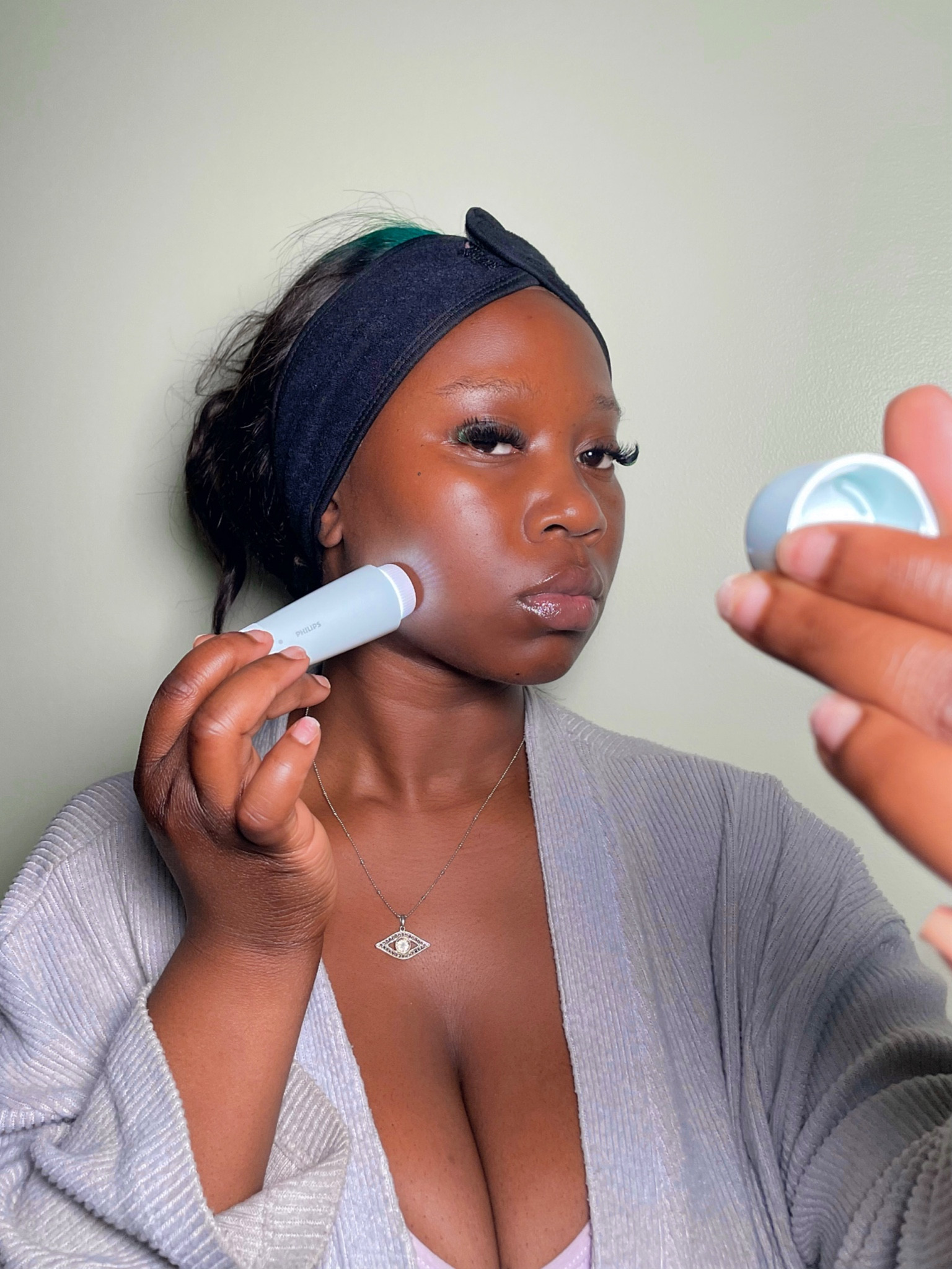 Loving the Philips Facial Hair Remover 5000 Series. Super compact and effective at removing both super fine and sturdy facial hairs. The magnifying mirror and surround LED lights are perfect for on the go or low light/visibility. This nifty little gadget is also cordless and has self sharpening blades so you never have to worry about recharging or sharpening 🫶🏾

#LTKtravel #LTKbeauty #LTKunder50