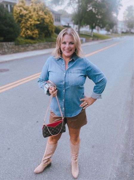 I wanted to get a better shot of todays OOTD.
These western inspired boots are so comfortable and so on trend 


#LTKshoecrush #LTKstyletip #LTKunder100