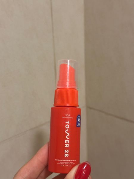 Travel anti-acne hack. Spray this on the plane so you don’t break out. 