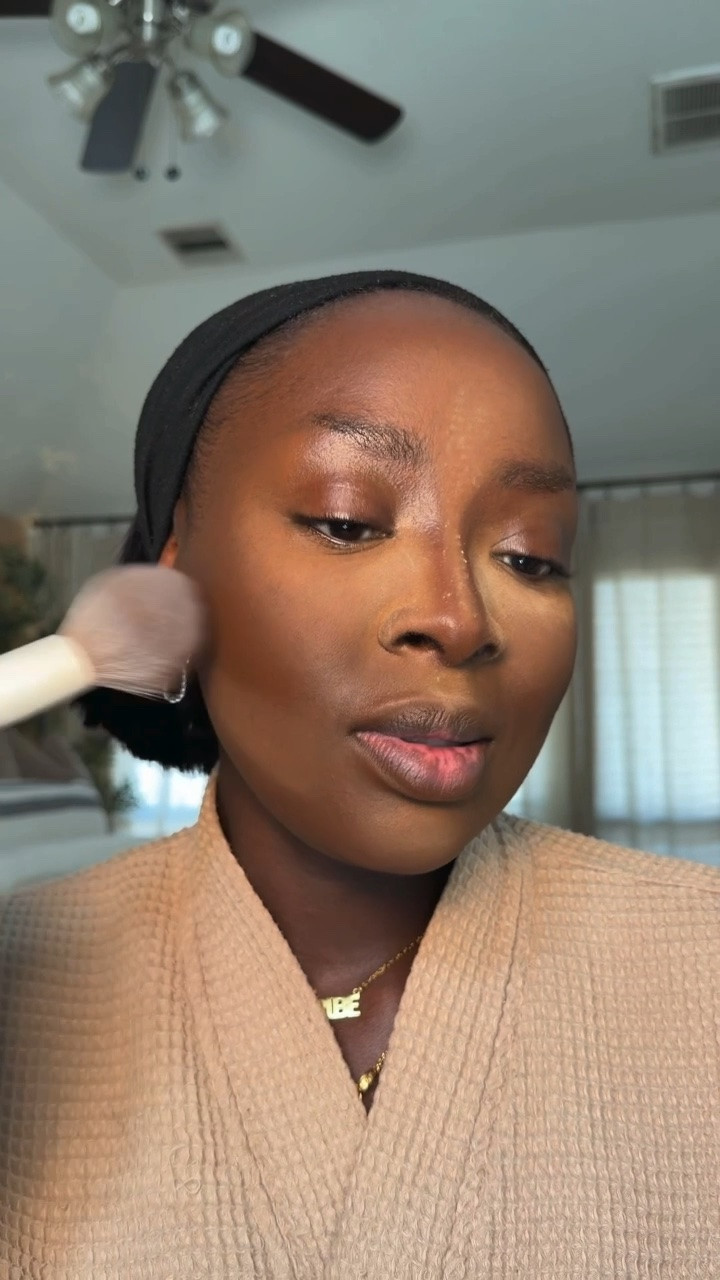 Part 6: The setting powder process is a serious one!  #grwm #makeup #makeuptutorial