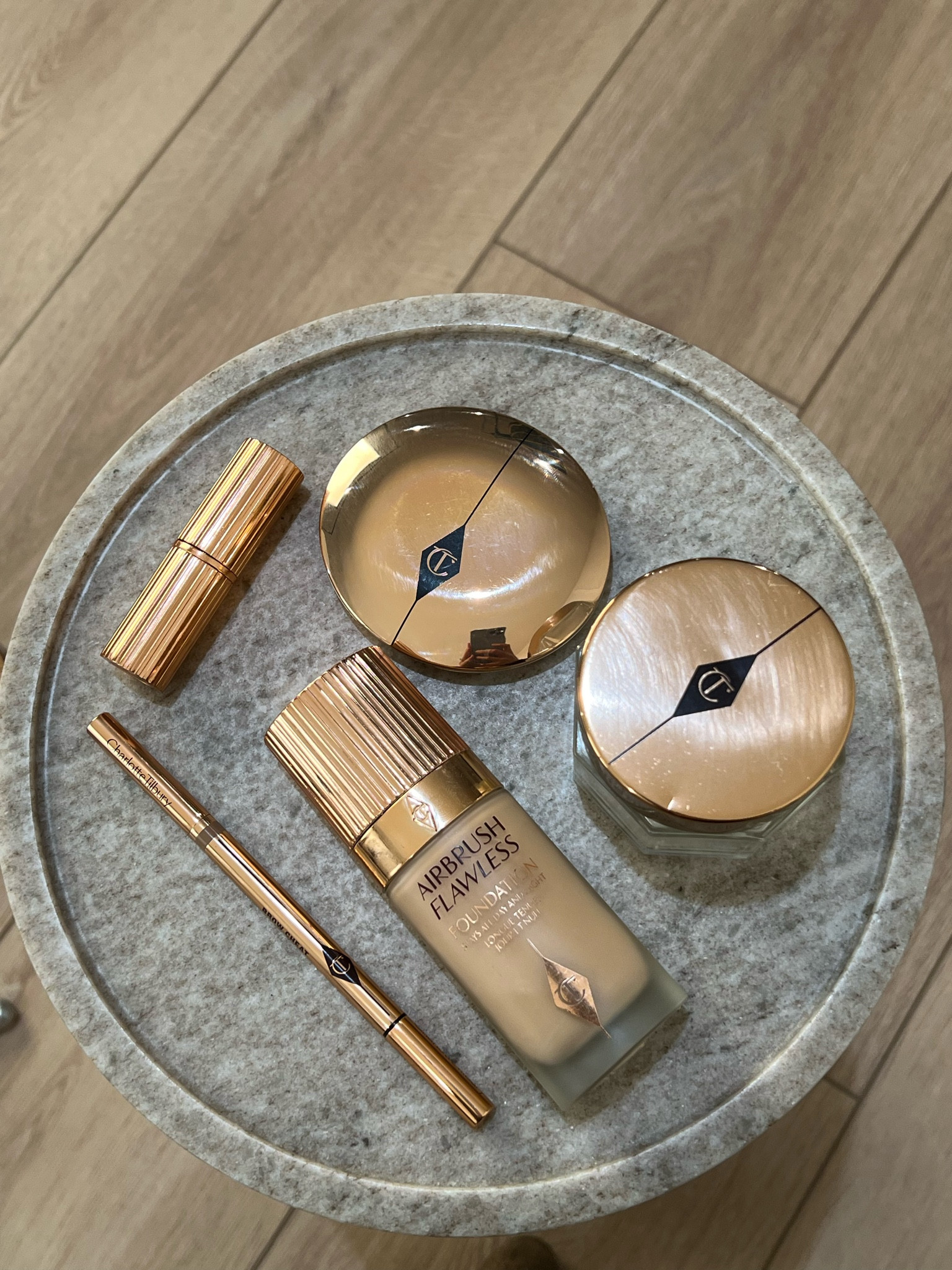 Shop Charlotte’s Magic Cream now at Sephora! @charlottetilbury @charlottetilburyskincare @sephora #charlottetilbury #magiccream #sephora

Shades:

Shades:
Pressed Powder - Fair
Foundation - 4 Neutral
Brow - Light Blonde
Lipstick - Catwalking

#LTKBeauty