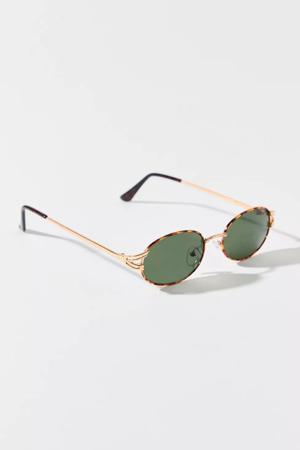 Emery Tortoise Metal Oval Sunglasses | Urban Outfitters (US and RoW)