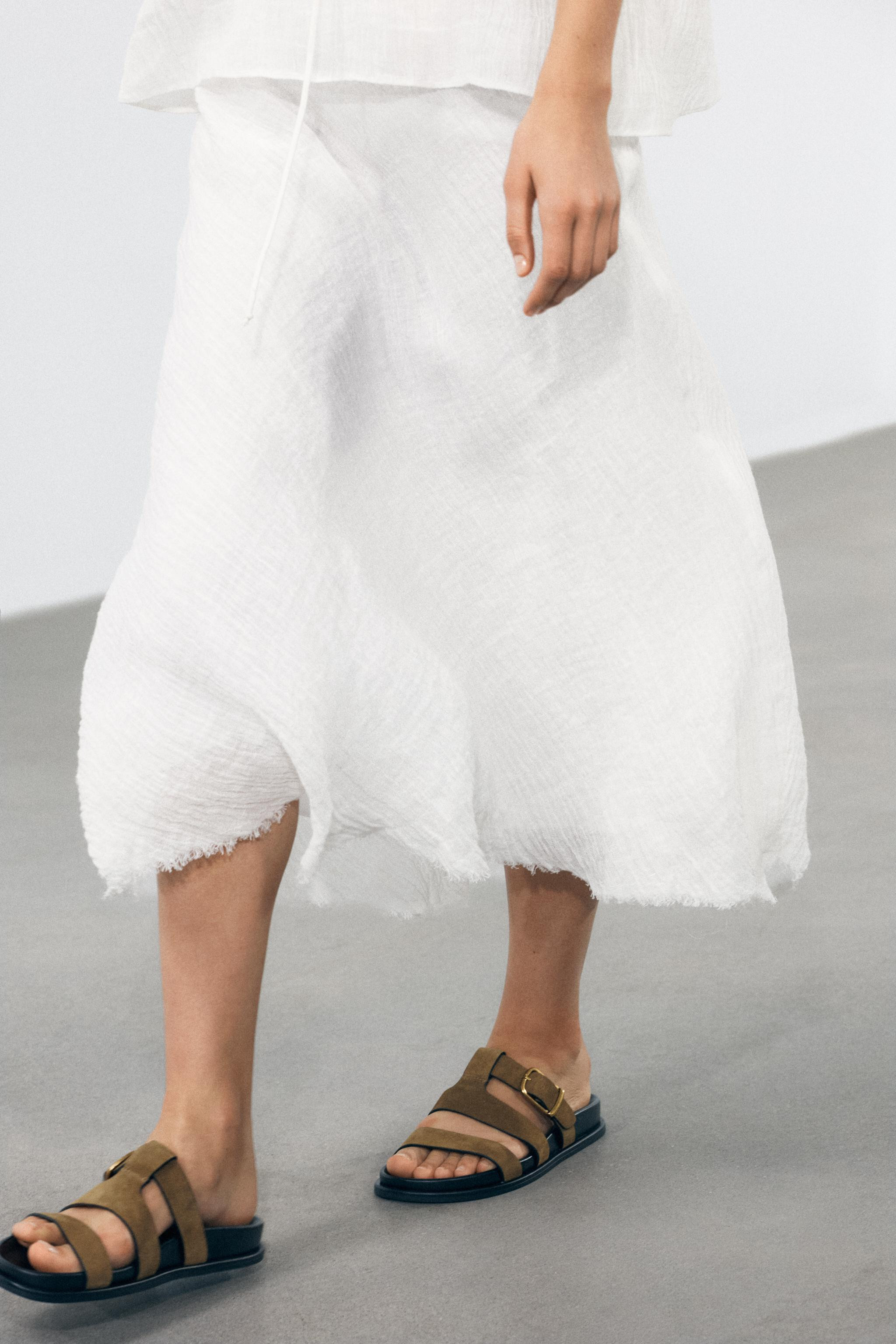 FLAT BUCKLE SUEDE SANDALS | Zara US