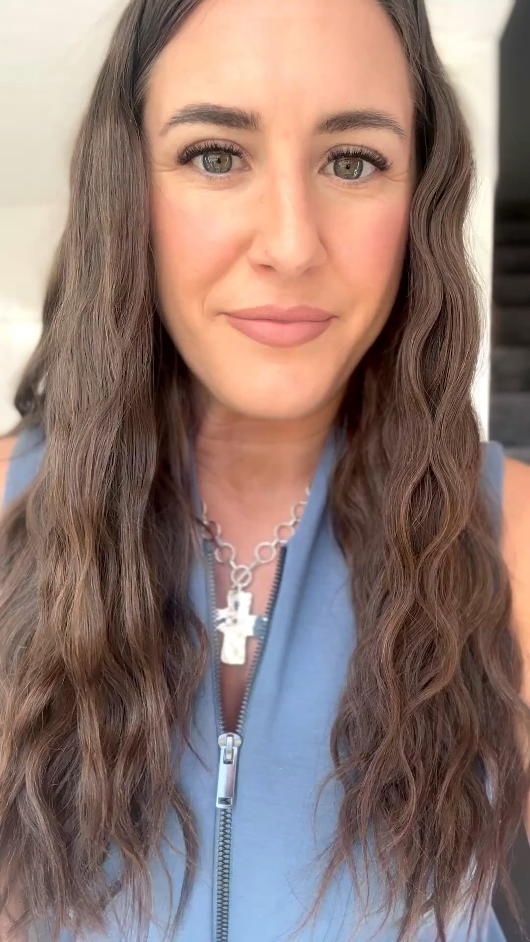 Liner : cool spice
Lipstick : Erin 