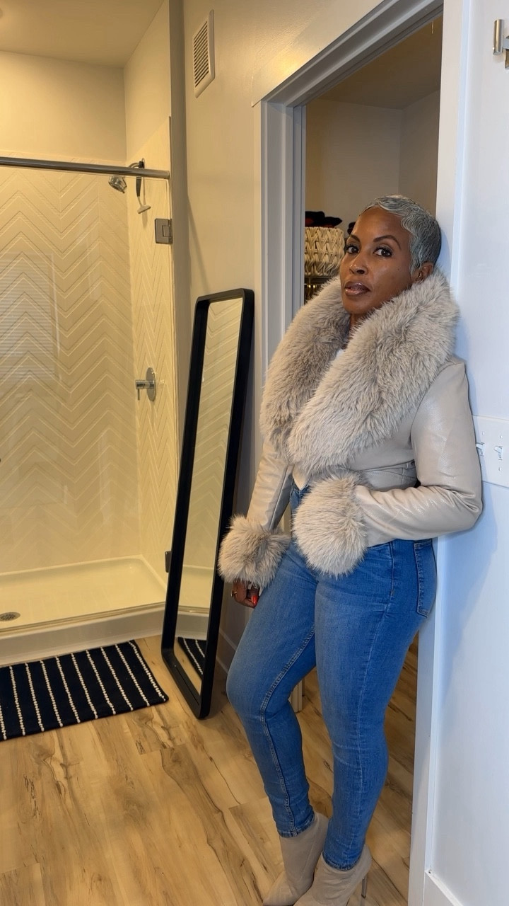 I loooove this jacket!

When I tell you this thaaang is everything… please believe me 😜. It’s also on SALE SALE… ruuuuun a snag one. 

Shop my look in stories and LTK
(Jeans are old from @Zara and rings from Zanzibar vacay)

✨BONUS: the faux fur collar is removable

For sizing reference:
I’m 5’2 | 147 lbs | wearing a small 

#grwm #outfitideas #ootd #fashionover40 #silverhair #pixie #falloutifts 

#LTKsalealert #LTKover40 #LTKshoecrush