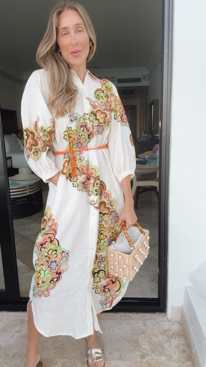 Gorgeous vacation dress! Elegant and chic print 
Looks gorgeous for spring and summer 
Perfect for dinner or brunch 
Runs tts . Wearing a size small 


#LTKstyletip #LTKtravel #LTKover40