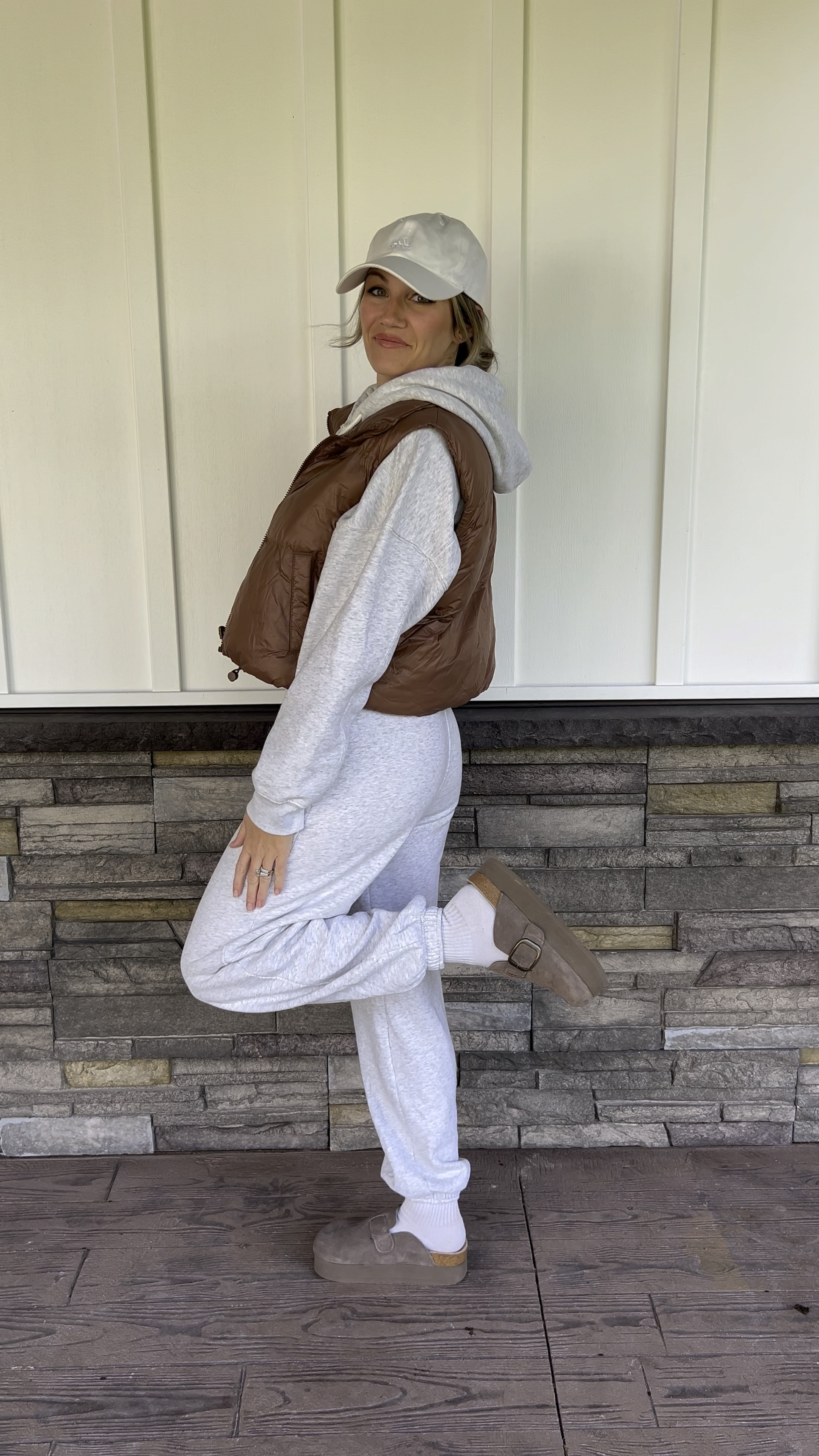 The mom vibe this fall. 

#LTKFitness #LTKStyleTip #LTKSeasonal