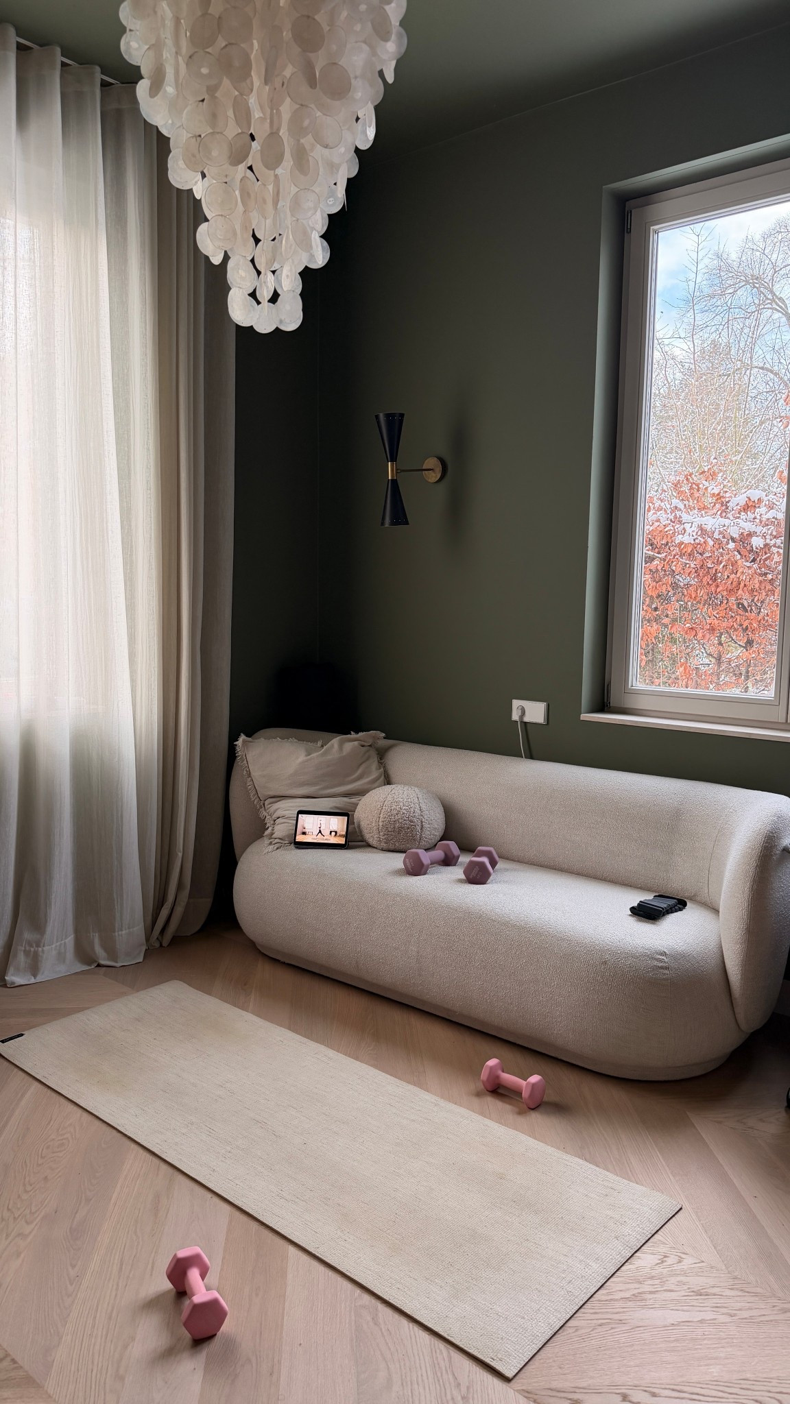 Sport Equipment! Unten ist alles bestmöglich verlinkt. 
Die Matte ist von Studio Lietz 

#LTKfitness