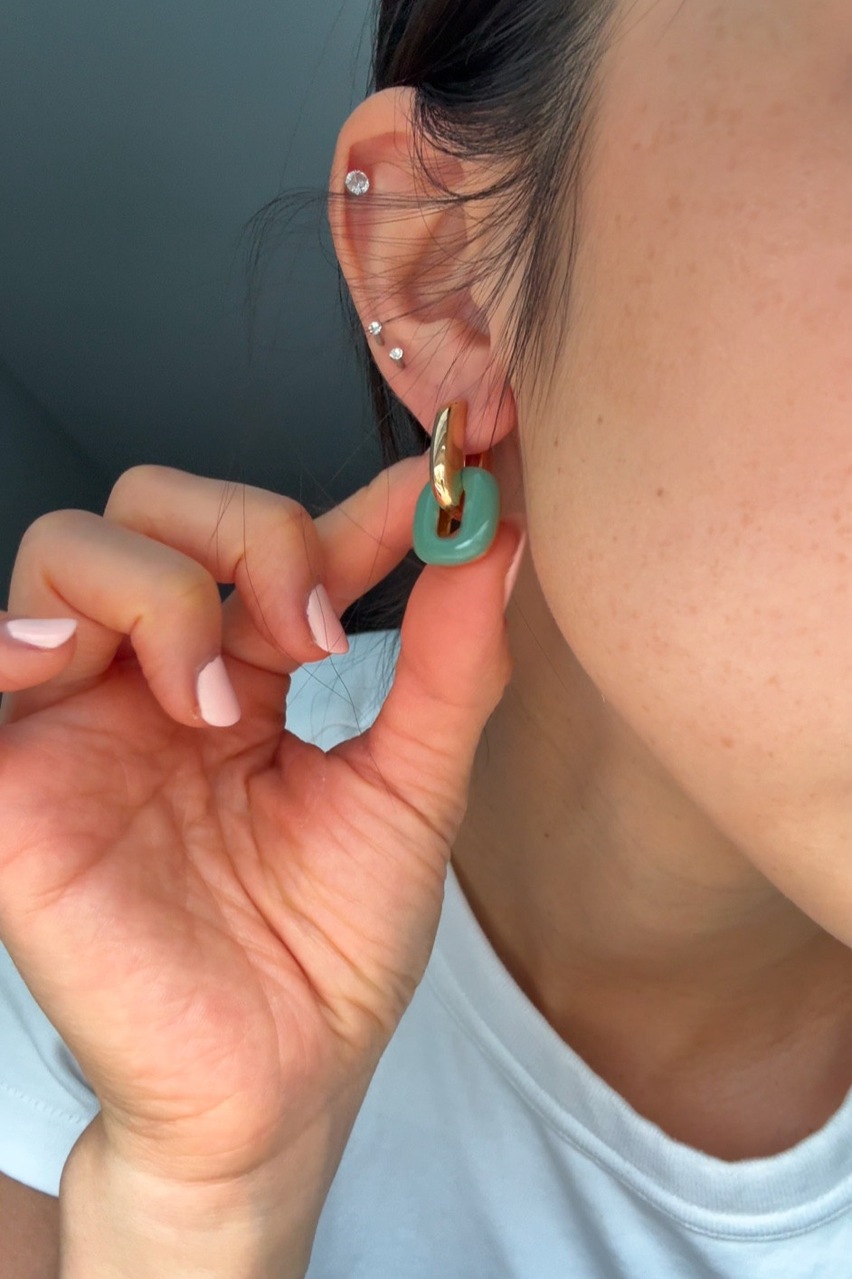 Emerald green hoop links !! 

#LTKkorea #LTKwedding #LTKbeauty