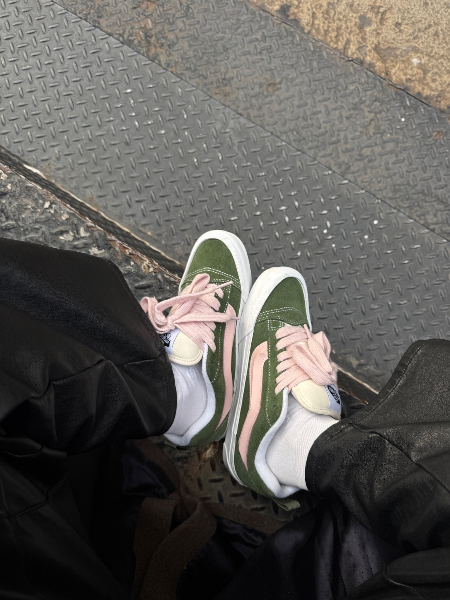 2 cool for skool with these vans 🎀💚

vans sneakers

#LTKootd #LTKHoliday