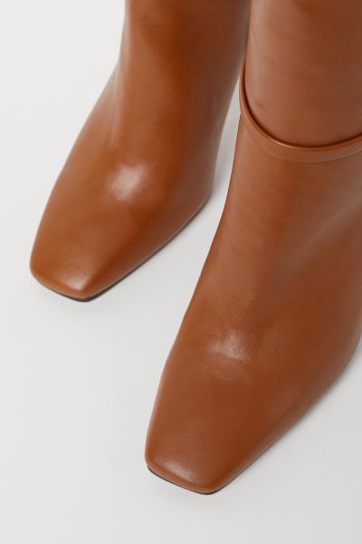 Light brown | H&M (US, CA, MX)