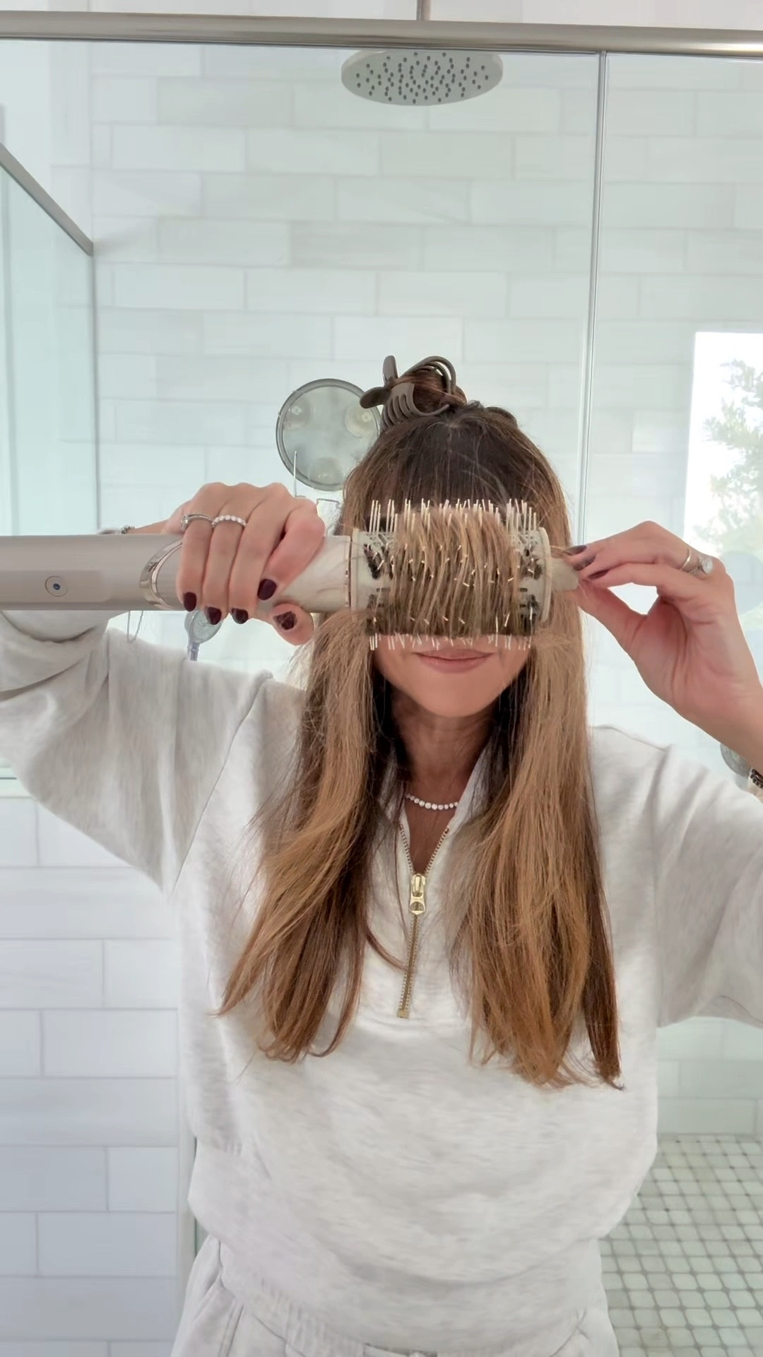 
This has been sitting in my drafts since November lol How I blow-dry my hair with the @sharkbeauty FlexStyle 

1. Spray hair with @unite_hair 7Seconds detangler
2. Rough-dry until about 80% dry, especially in the back (my hair retains a lot of moisture)
3. Section off and blow-dry with the round brush attachment
4. Focus on the front pieces by directing towards your face for volume, then smooth out
5. Smooth everything out with @shuuemura hair oil
