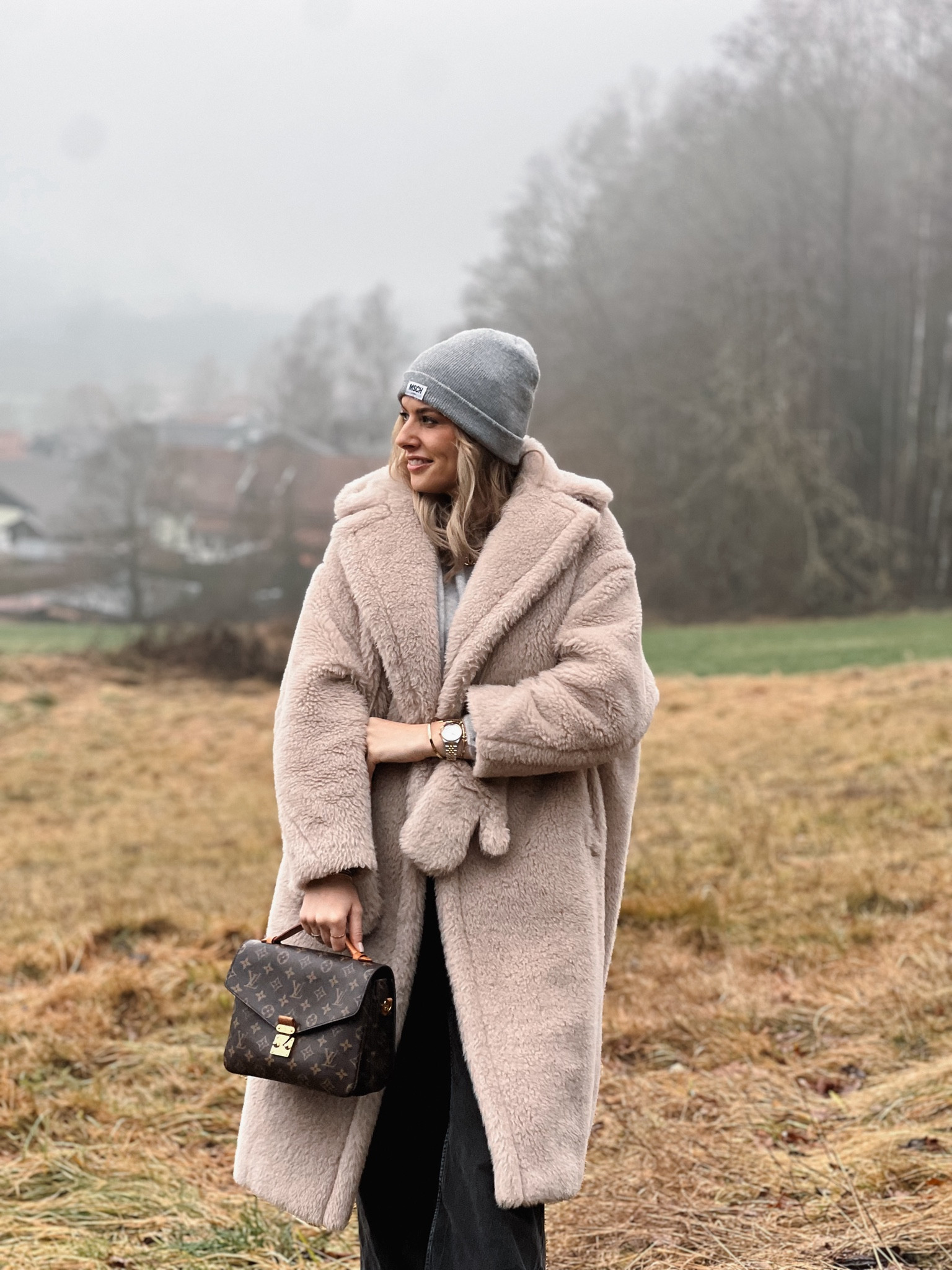 🌲🌫️🤍

#LTKeurope #LTKSeasonal #LTKstyletip