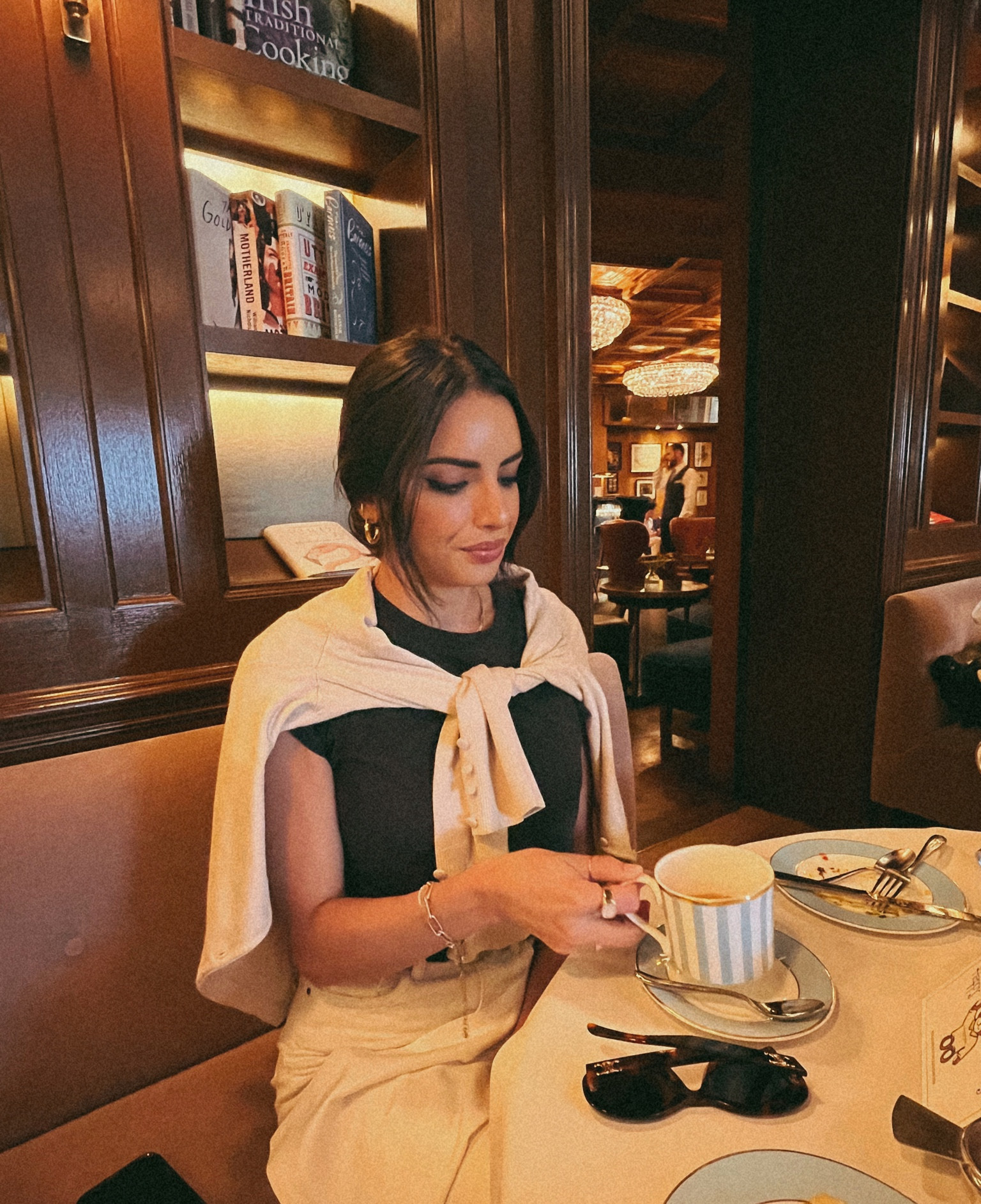 Neutral travel outfit, neutral outfit for work, neutral outfit for lunch, neutral outfit for dinner, abolsé, cotton on, revolve, j crew, white denim, trends, fall outfit, fall 2023, neutral style, London, travel, classic, timeless, fashion, trends, style

#LTKSeasonal #LTKFind #LTKtravel