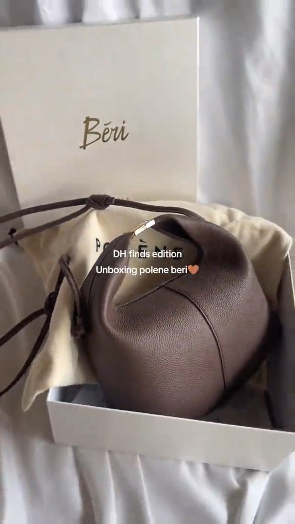 Link➡️ https://sale.dhgate.com/ZT329z59 • Simple, sculptural and easy to style 🤍👜
#LTKbags #LTKstyle #LTKminimal #LTKfinds


#LTKootd #LTKgrwm #LTKSaleAlert