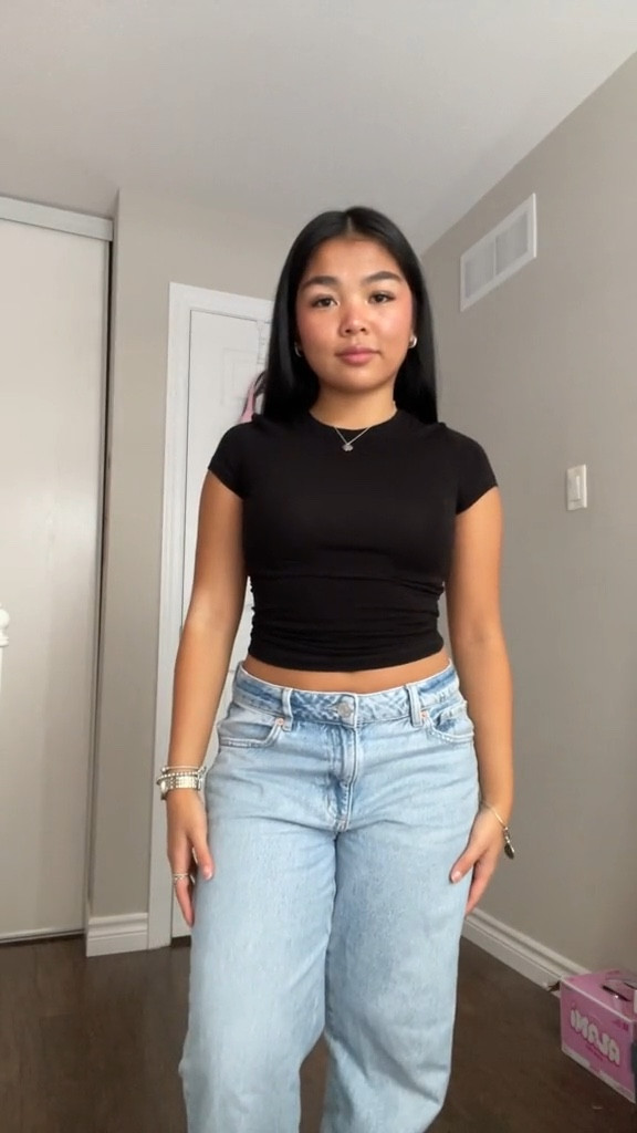 Shirt: xxs
Pants: 01



#LTKstyletip #LTKbeauty #LTKfindsunder100