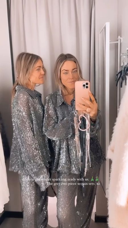 Get winter ready with us. Day 9/31 winter wonderland outfits. #LTKGift #grwm #getreadywithme 

Sparkling set, get ready with us, sequins, new year outfit, H&M, twinning, holiday season outfit, bySiss, get ready with me

#LTKparties #LTKGiftGuide #LTKHoliday