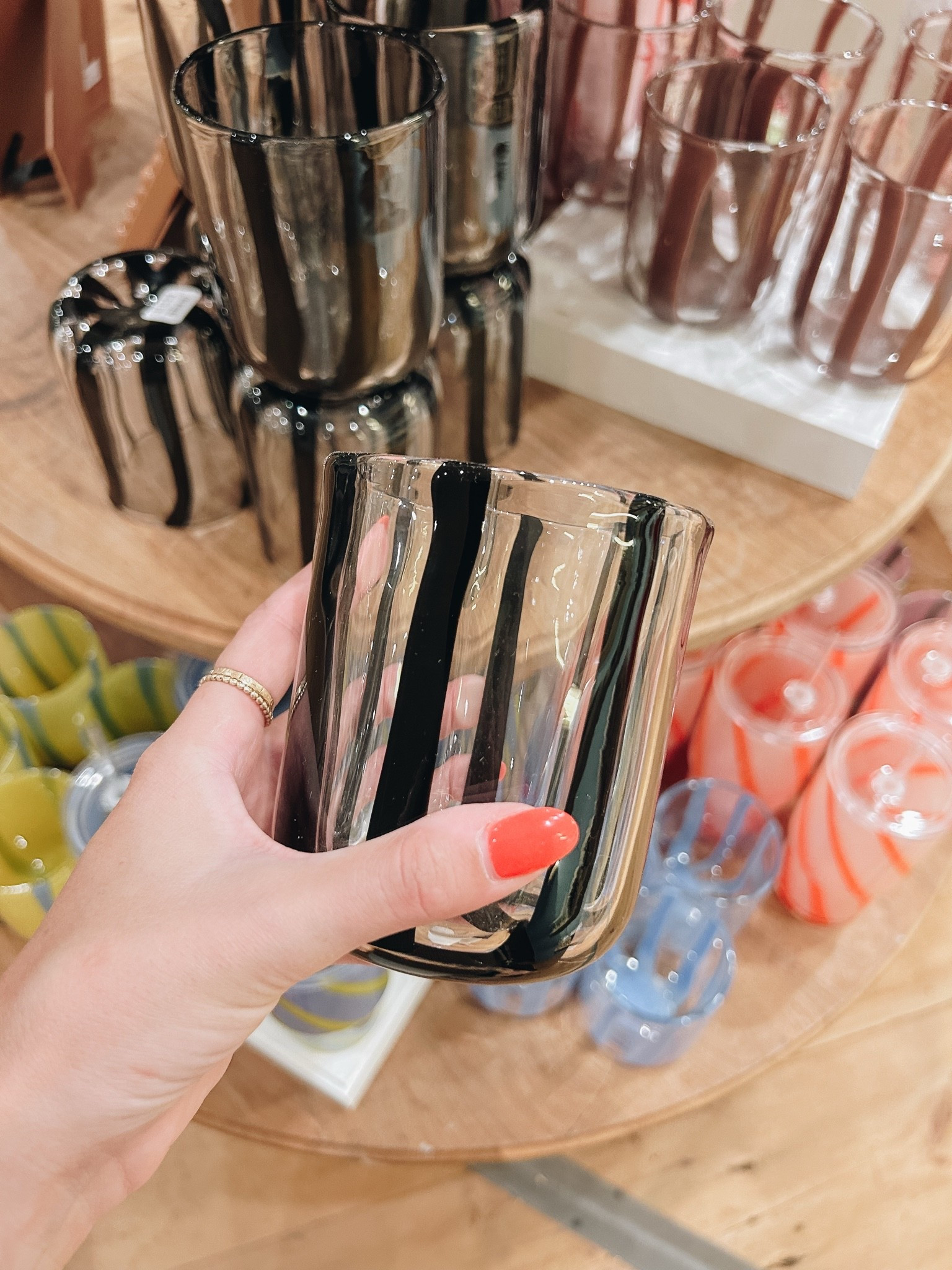 // striped icon glasses // glasses for fall shoes// fall bar cart glass // UGA tailgate glass // black striped glasses //

#LTKHome #LTKSeasonal #LTKfoodie