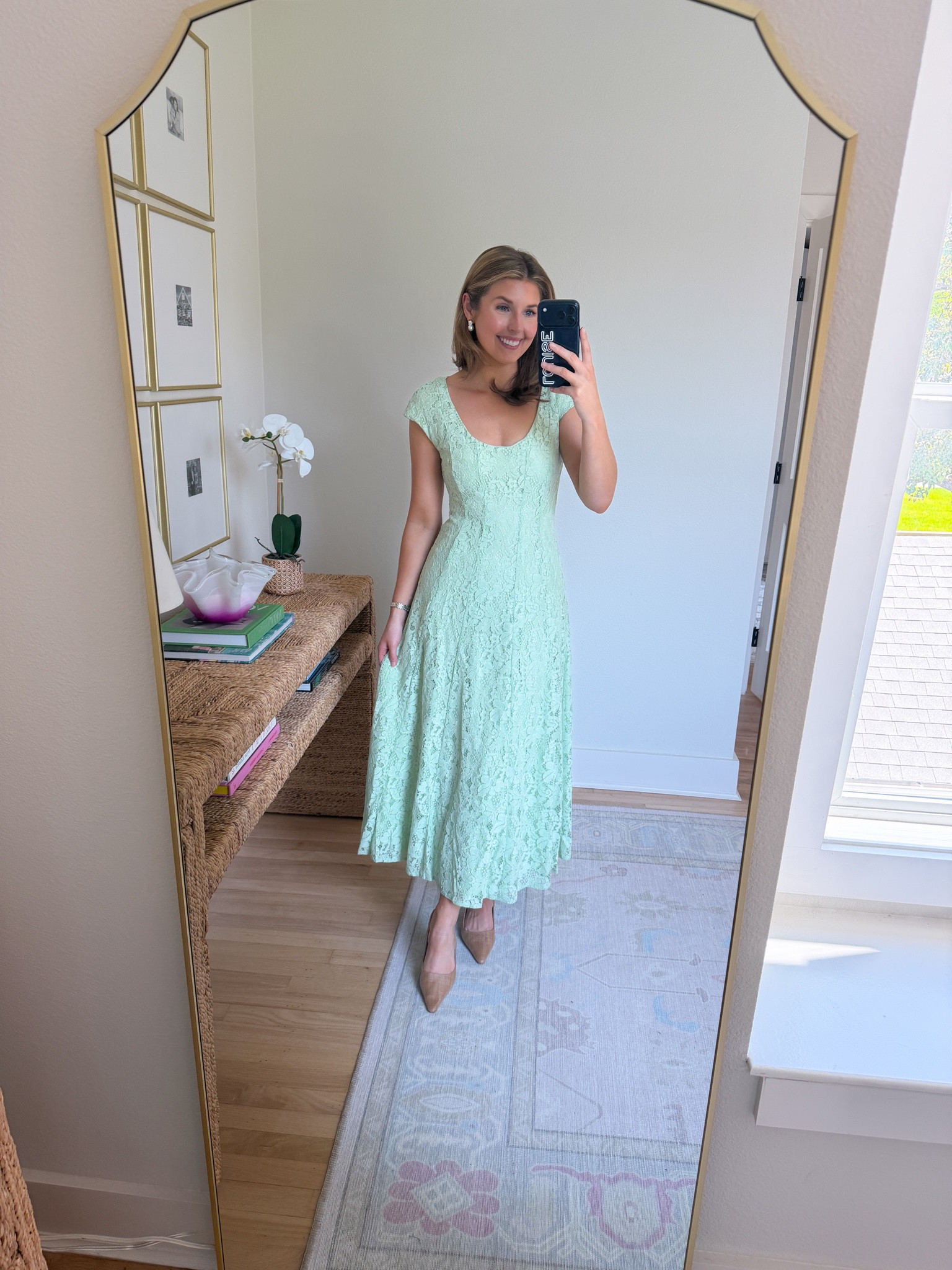 Pretty midi dress for spring and summer events! Wearing a 4