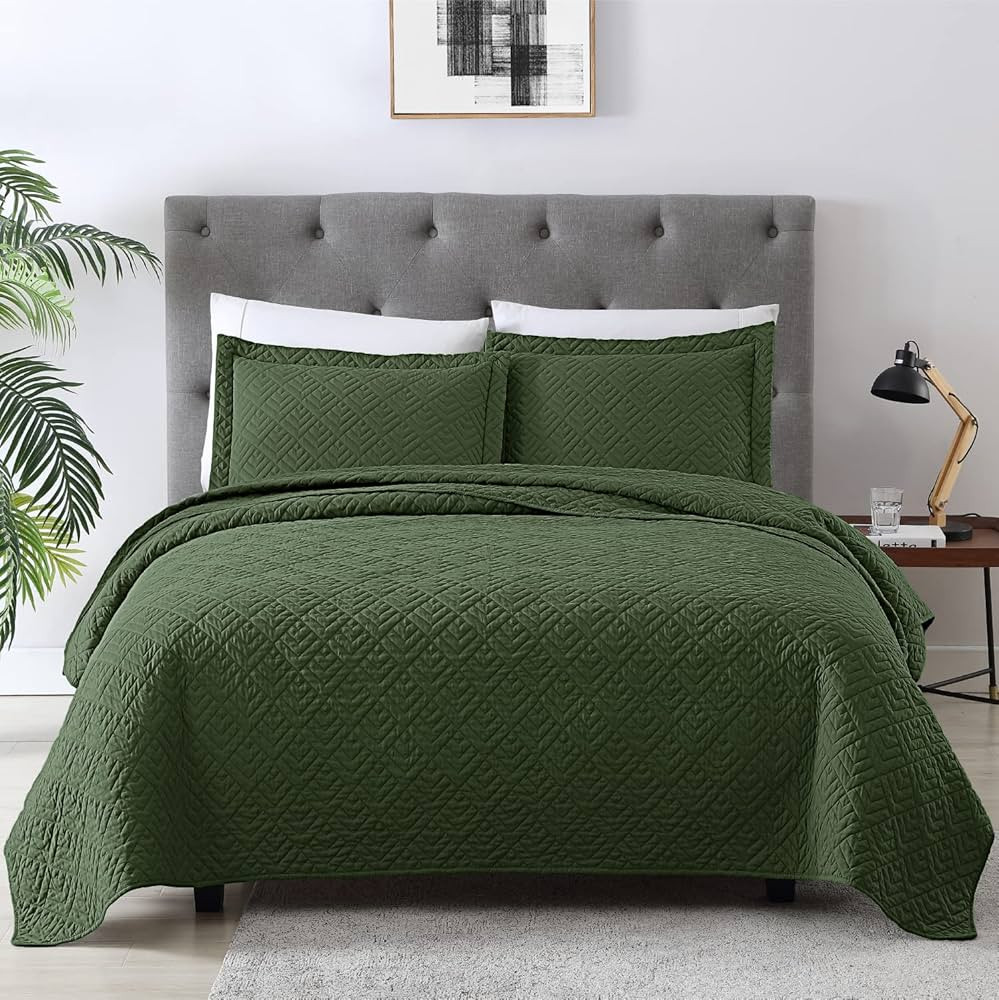 EXQ Home Quilt Set Twin Size Olive Green 2 Piece,Lightweight Soft Coverlet Modern Style Squares P... | Amazon (US)