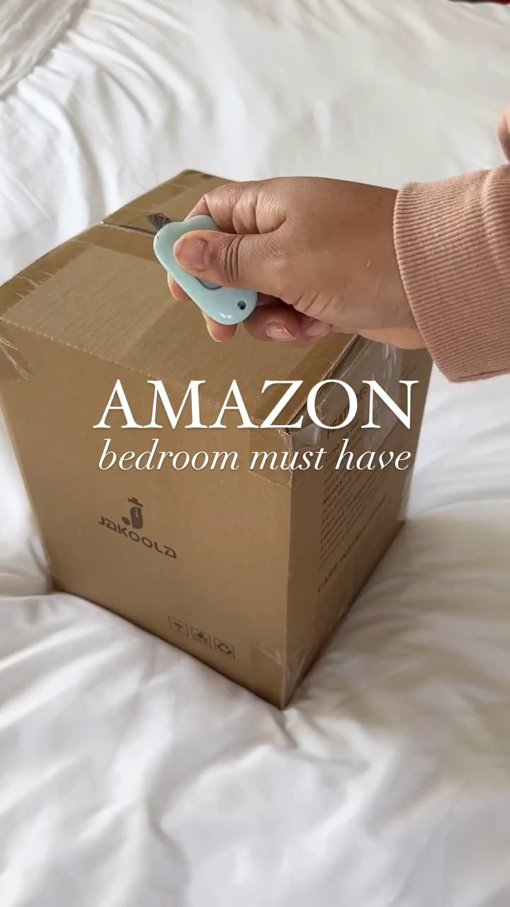 Amazon bedroom must have!!
This wedge pillow is the perfect bedroom find. Helps with the gap between mattress and bed frame and is so comfortable 

#LTKFindsUnder50 #LTKHome #LTKVideo