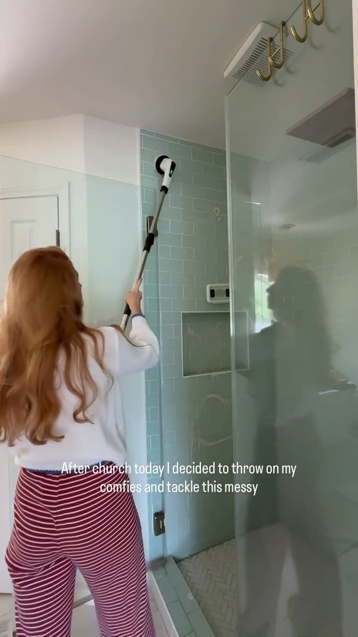 Quick shower clean! This new scrub brush is a must!! 👏🏻👏🏻 It comes with several attachments I haven’t even tried yet, but excited to give them all a go! 

#amazonmusthaves #cleaninghack #showercleaning #cleaningtipsandtricks #amazonfinds