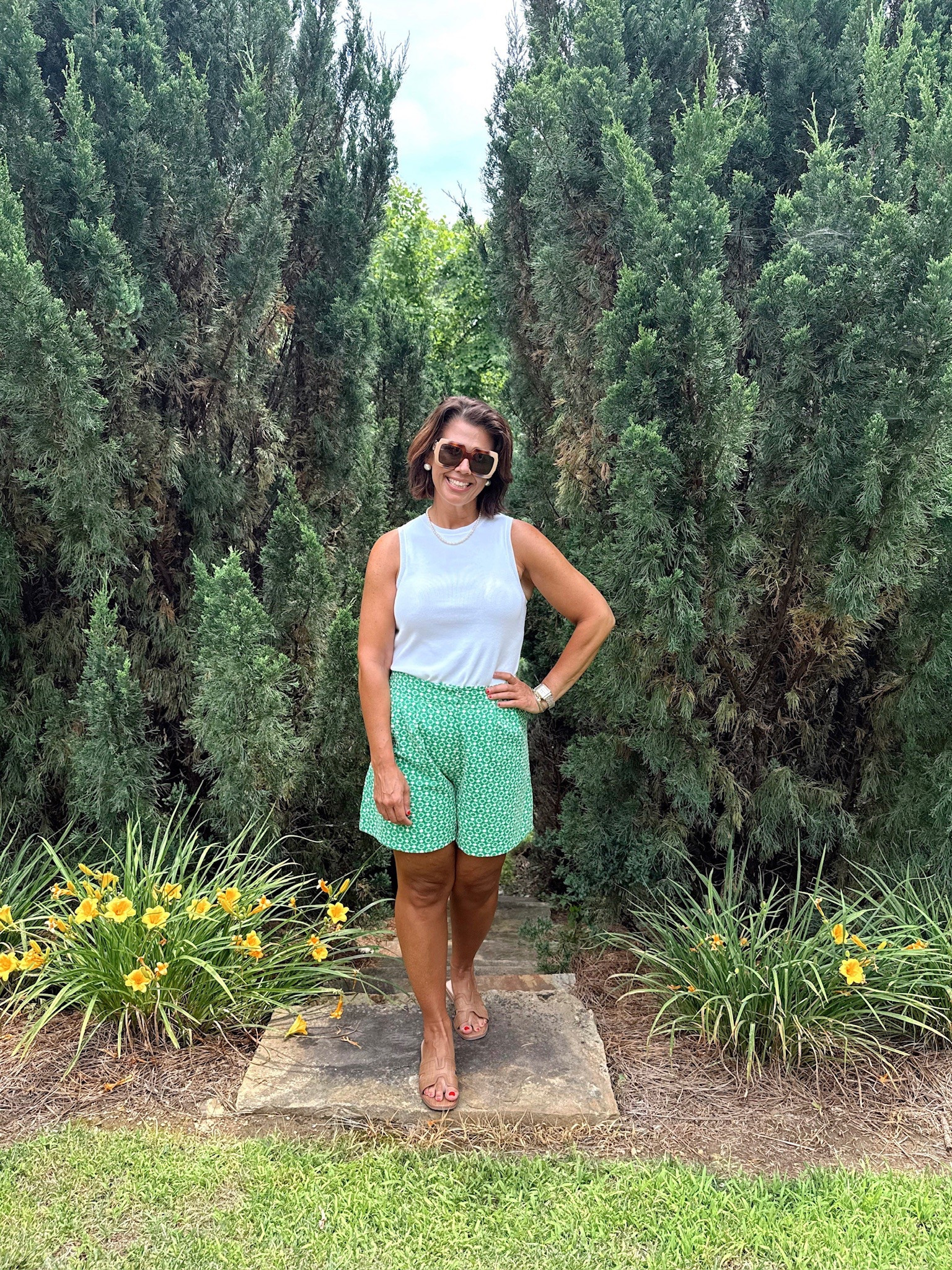 The perfect summer staples - Kelly green and white shorts and white sleeveless shirt. So classic and high quality! ✅

#LTKStyleTip #LTKFindsUnder100 #LTKSummerEdit