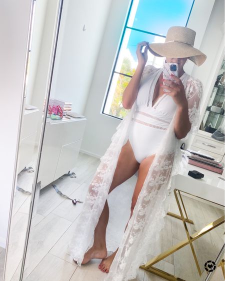 Spring break in full effect! Pool days and beach vibes! 
#onepiece swimwear
#whitesuit 
#coverup