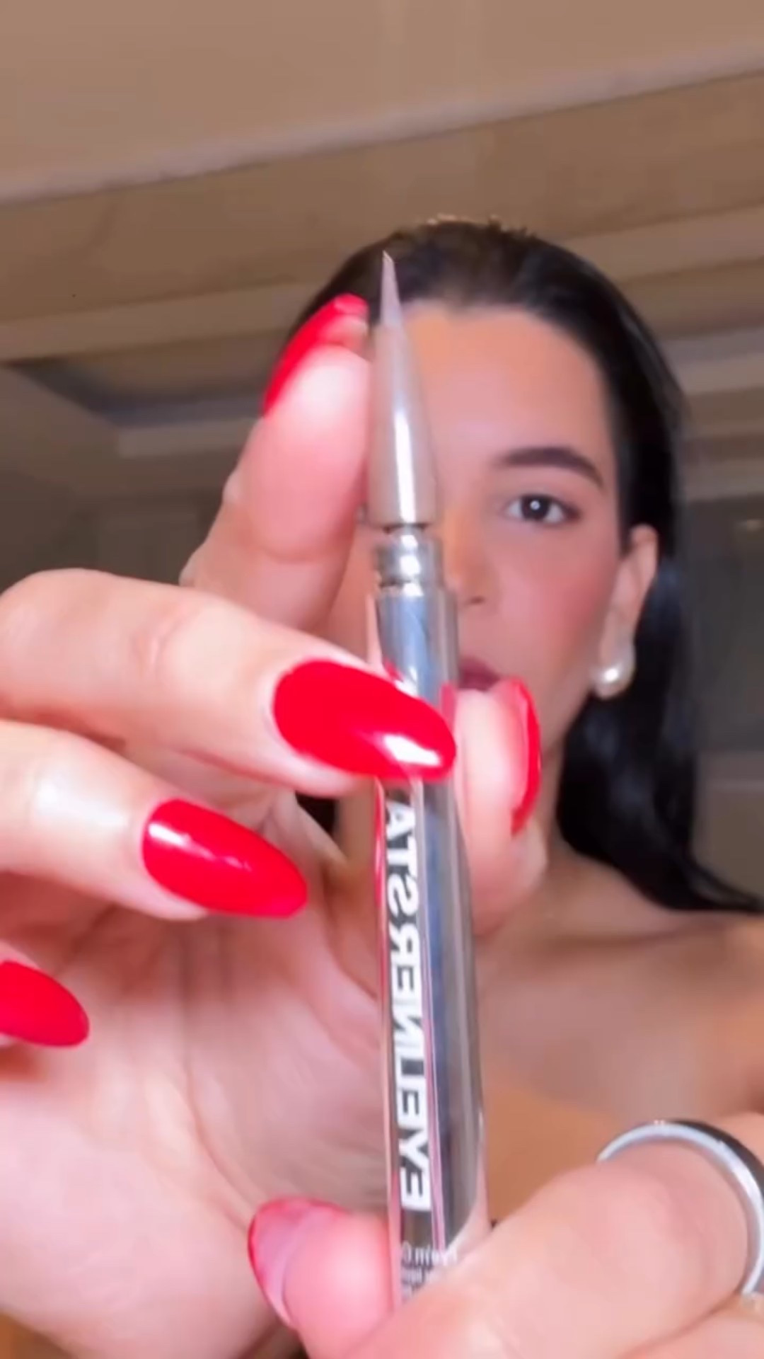 Comment for the link ✨📨

Este eyeliner waterproof con punta flexible 360° cambia el juego: fácil de aplicar, dura TODO el día 🌟

#eyelinertutorial #eyelinerhack #eyelineronpoint #amazonbeautyfind #founditonamazon