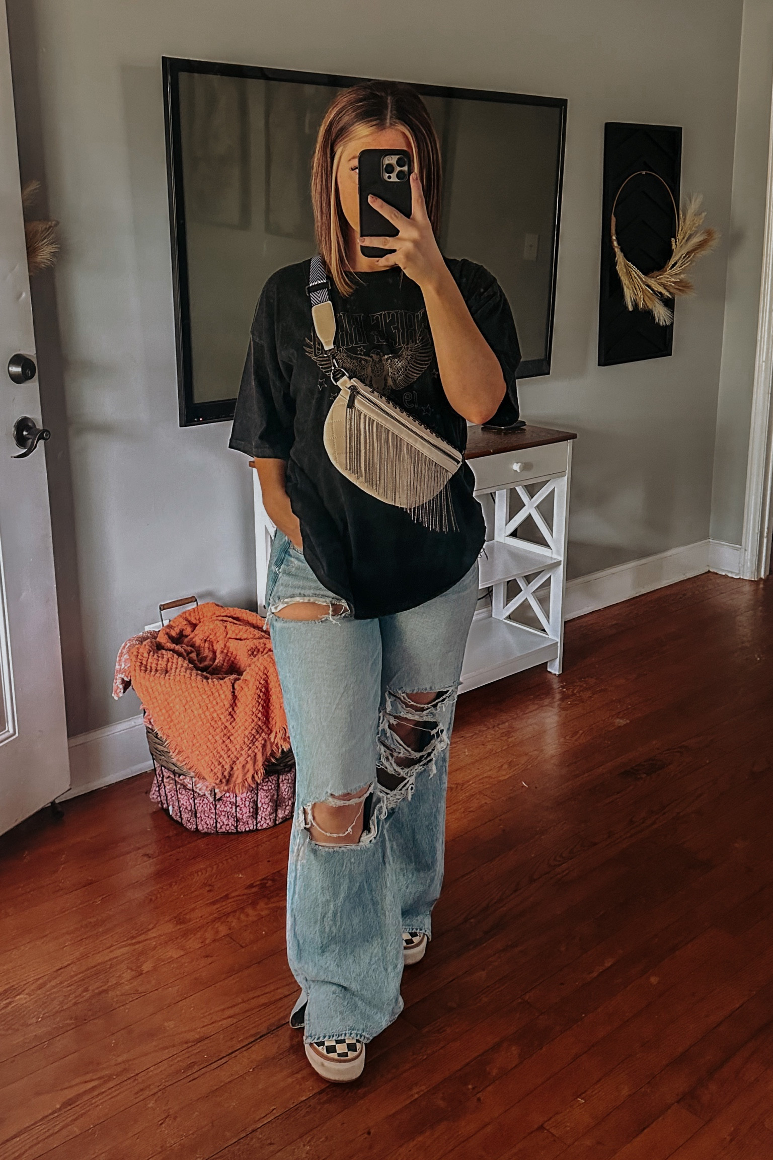 One of the softest tshirts I've ever found! 🖤

I'm in a XL in the tshirt and a 6 in jeans! 

#LTKmidsize #LTKstyletip #LTKfindsunder50