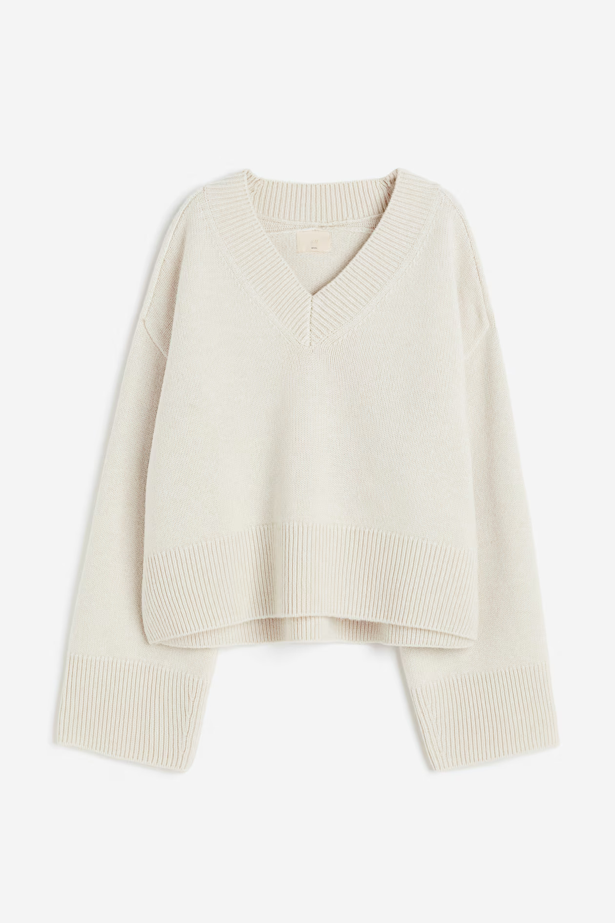 Oversized wool jumper - V-neck - Long sleeve - Natural white - Ladies | H&M GB | H&M (UK, MY, IN, SG, PH, TW, HK)