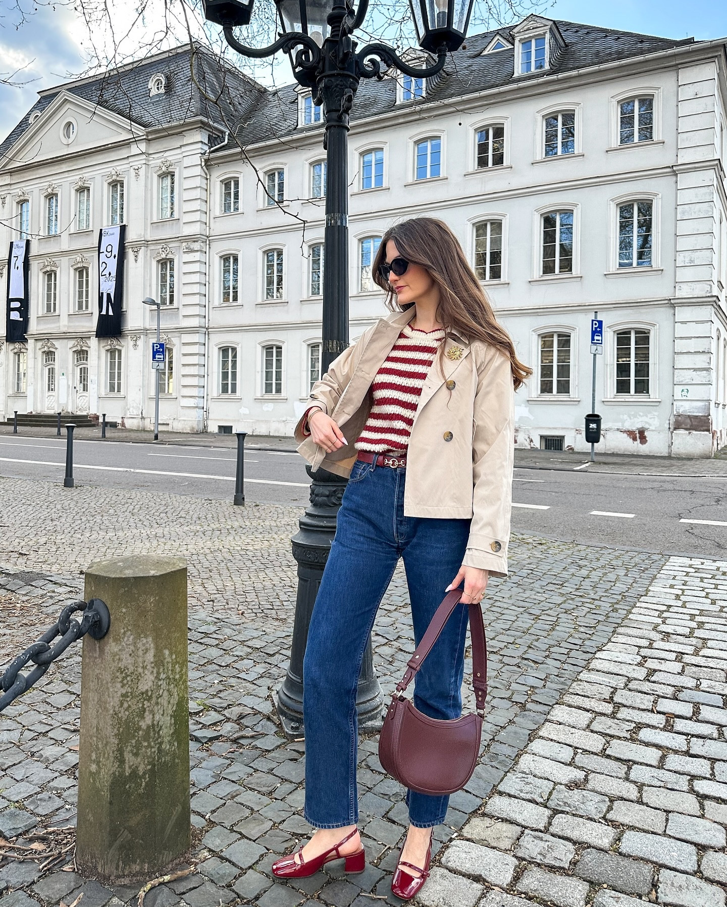 Timeless pieces to have in your wardrobe : a trench coat, striped top & a good jeans ✔️
Un petit look avec les intemporels du dressing : un trench, un pull à rayures et un bon jeans ✔️ 
•
•
•
•
Look printemps, style et tendance, mode femme, look trench coat, mode printemps, Mary Jane shoes
#springoutfitinspo #springoutfitideas #frenchgirlstyle #lestyleàlafrançaise #parisiennestyle #parisianchic #parisianvibe #casualchicstyle



#LTKeurope #LTKfrance #LTKspring