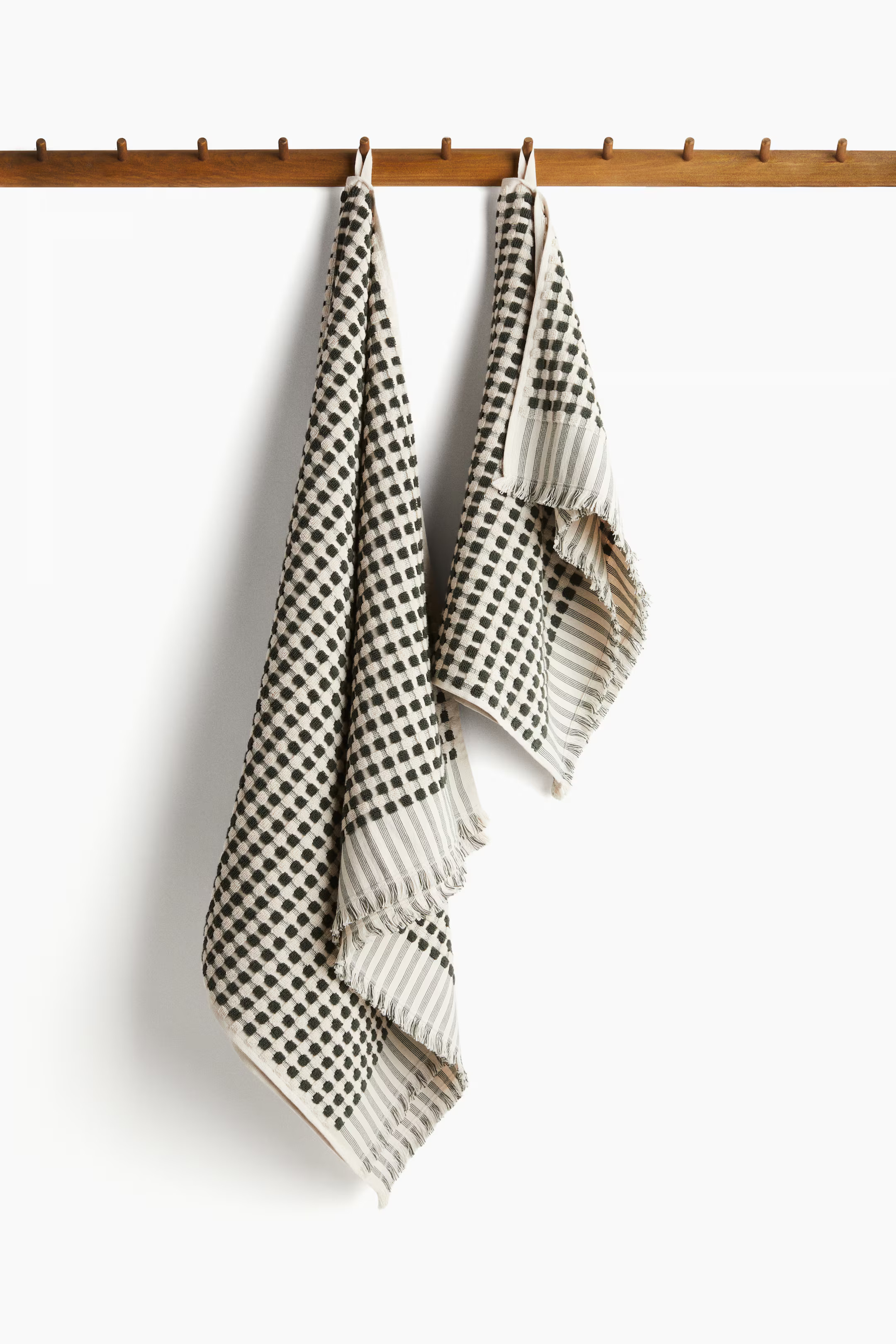 Patterned cotton terry hand towel | H&M (UK, MY, IN, SG, PH, TW, HK)