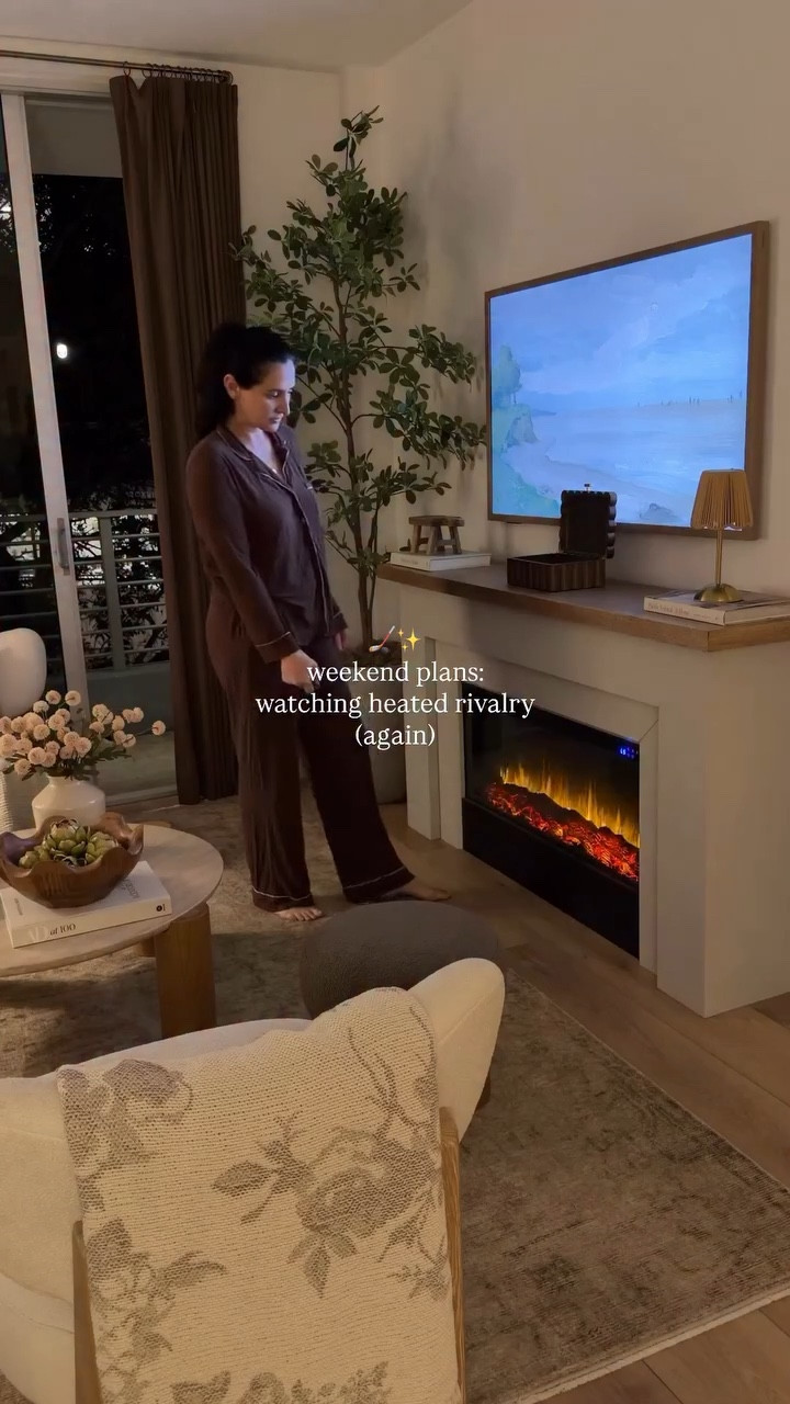 the romance we didn’t know we needed in 2026 🏒✨

the story, the tension, the ending?? heated rivalry is so well done.



#cozyhome #cozyvibes #homebody

#LTKhome #LTKVideo