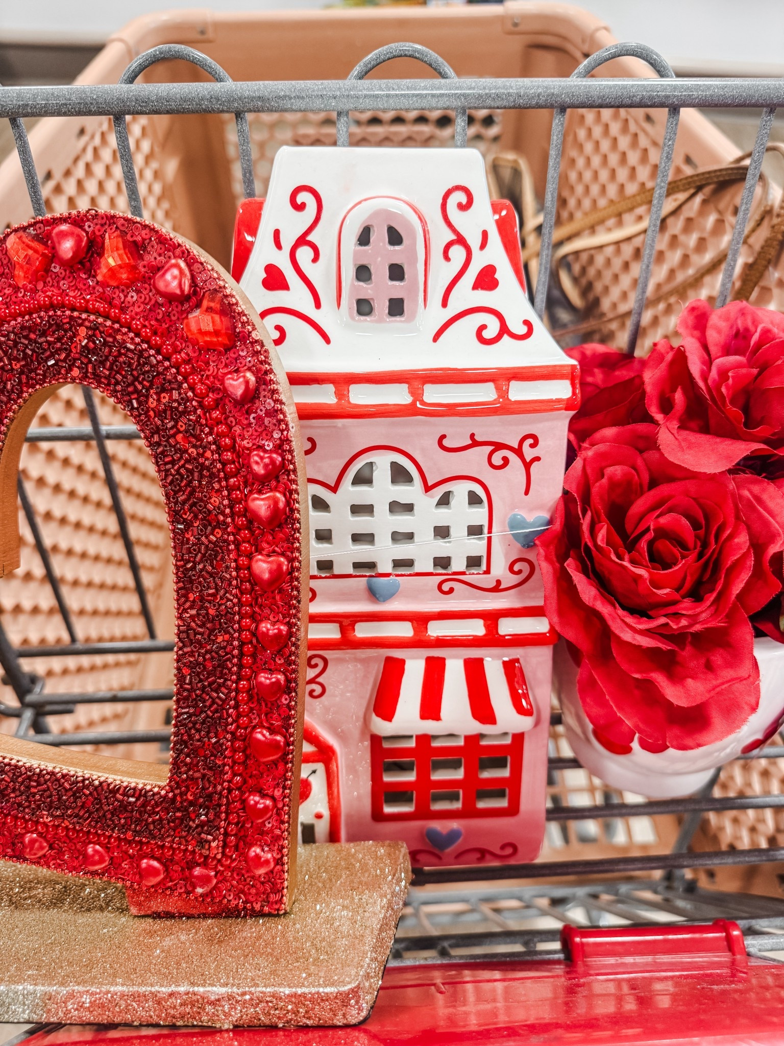 The cutest Valentines Day decor! 

#LTKValentine #LTKHome #LTKdayinmylife