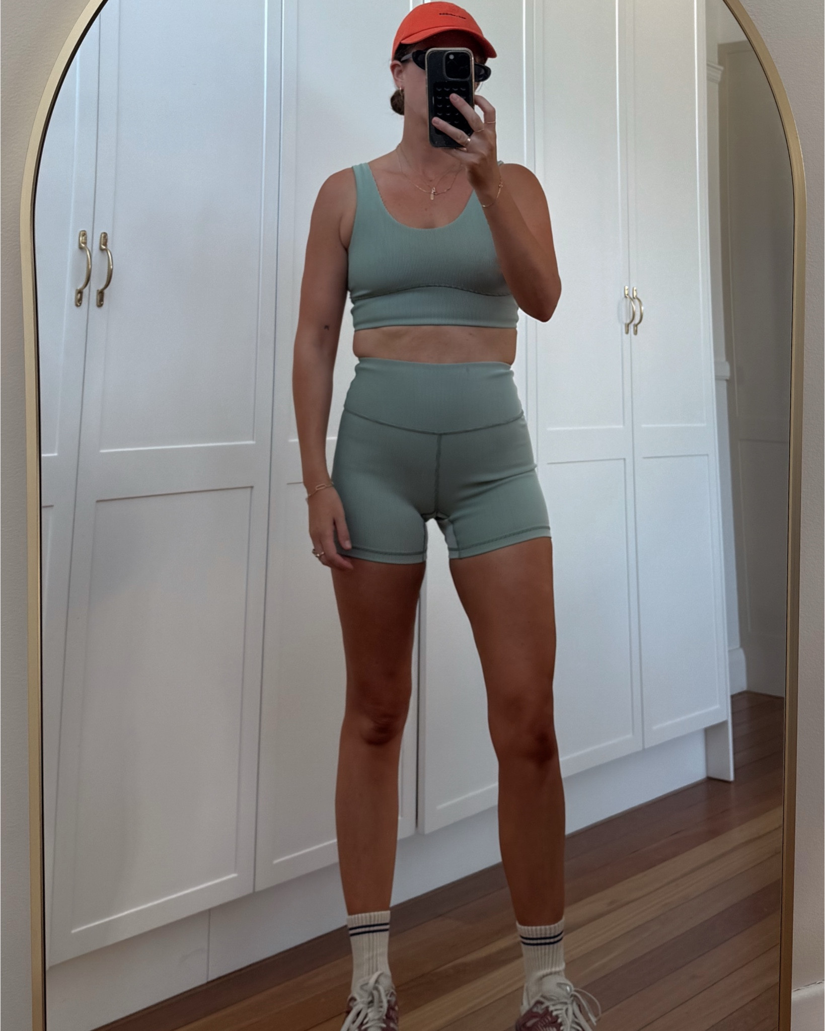 I’m wearing size 10 in crop and bike shorts ❤️