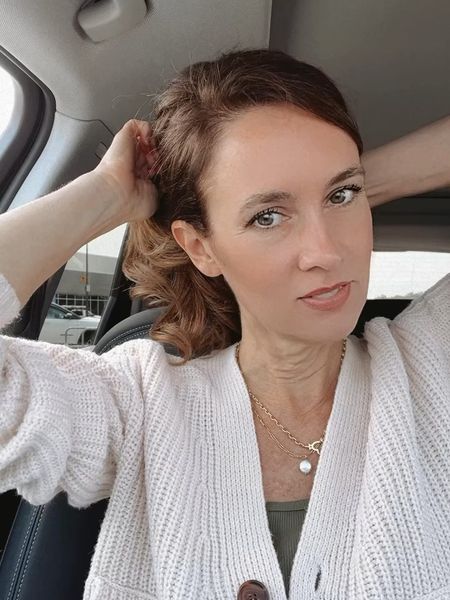 Sharing what I am wearing today - my off white cardigan, layered over my Old Navy alpine tundra first-layer tank and Gorjana heart and pearl necklaces. #gorjana #OldNavy #outfitdetails #shopmylook #dailystylefinds

#LTKVideo #LTKOver40 #LTKSaleAlert