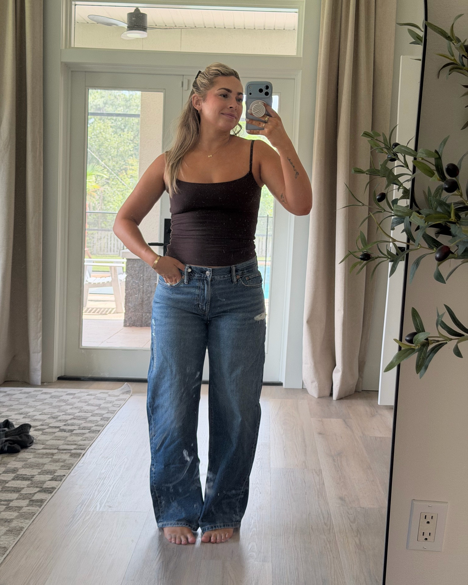 Low rise jeans!

#LTKgrwm #LTKootd