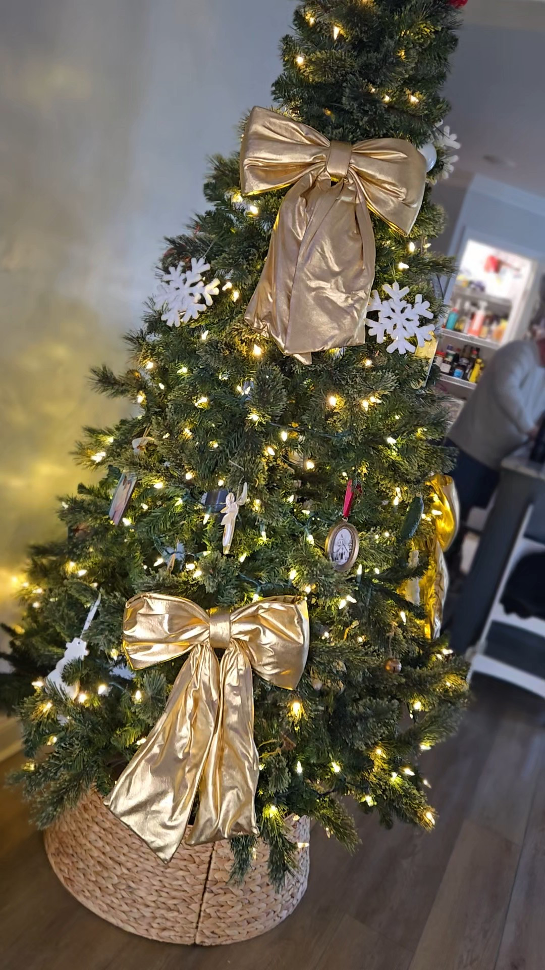 Want the twinkle without the expensive tree? Add these lights to the one you already have!🎄

#LTKHoliday #LTKSeasonal #LTKHome