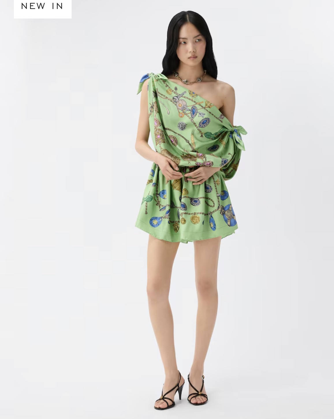 This sleeveless mini dress in silk twill features the 'Broken Jewels' print with knotted shoulders inspired by the styling of silk scarves.
'Broken Jewels' print
Sleeveless
Draped neckline
Elastic waistband
Outer composition: 100% Silk
Lining: 75% Acetate, 25% Silk

#LTKSaleAlert #LTKdayinmylife #LTKU