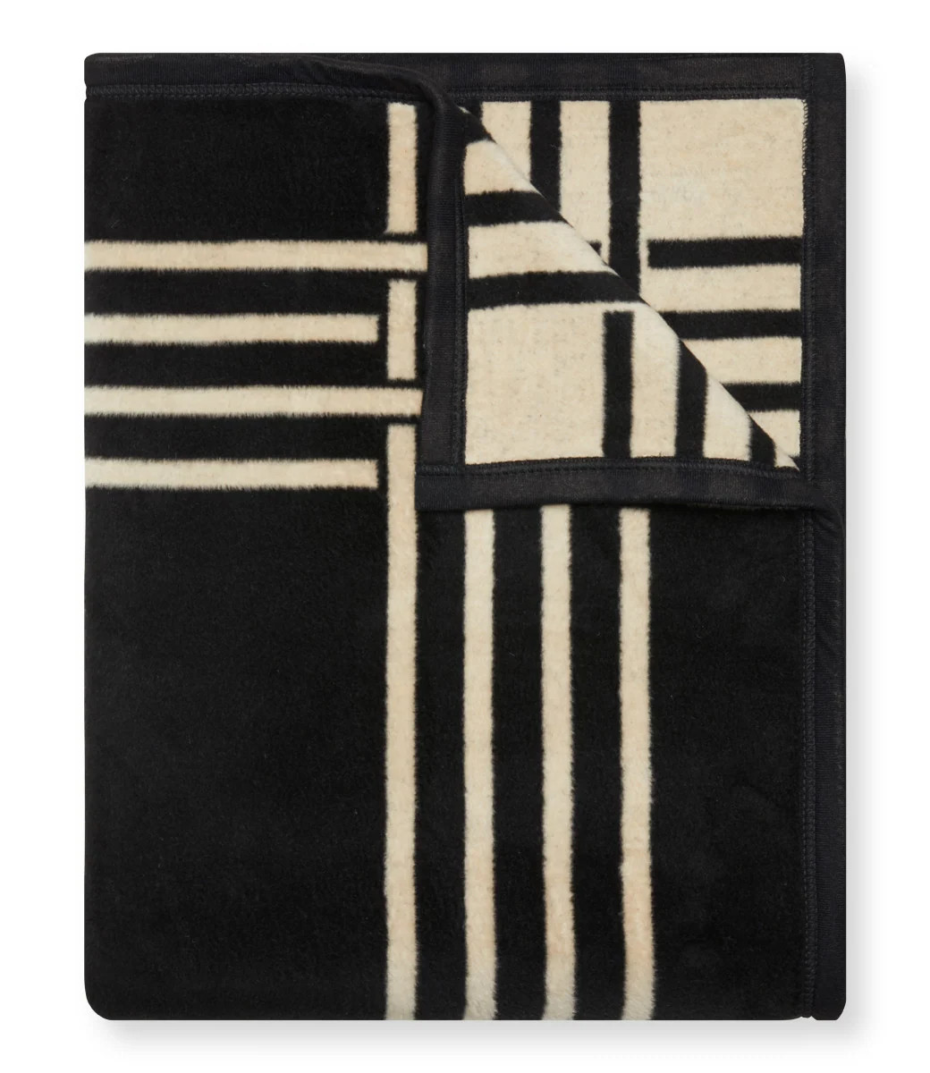 The Basketweave Black Blanket | ChappyWrap